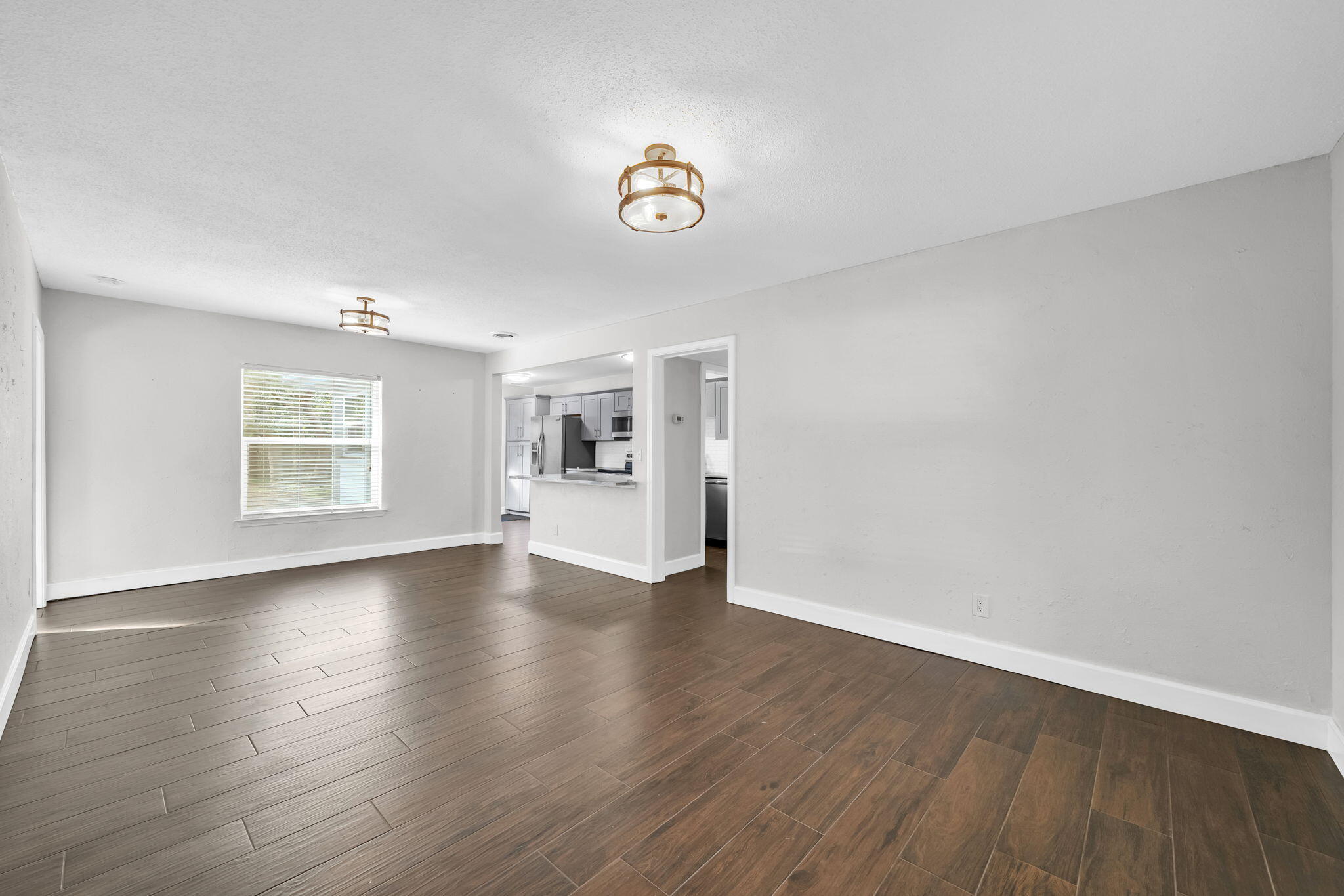 ELLIOTTS POINT 4TH ADDN - Residential Lease