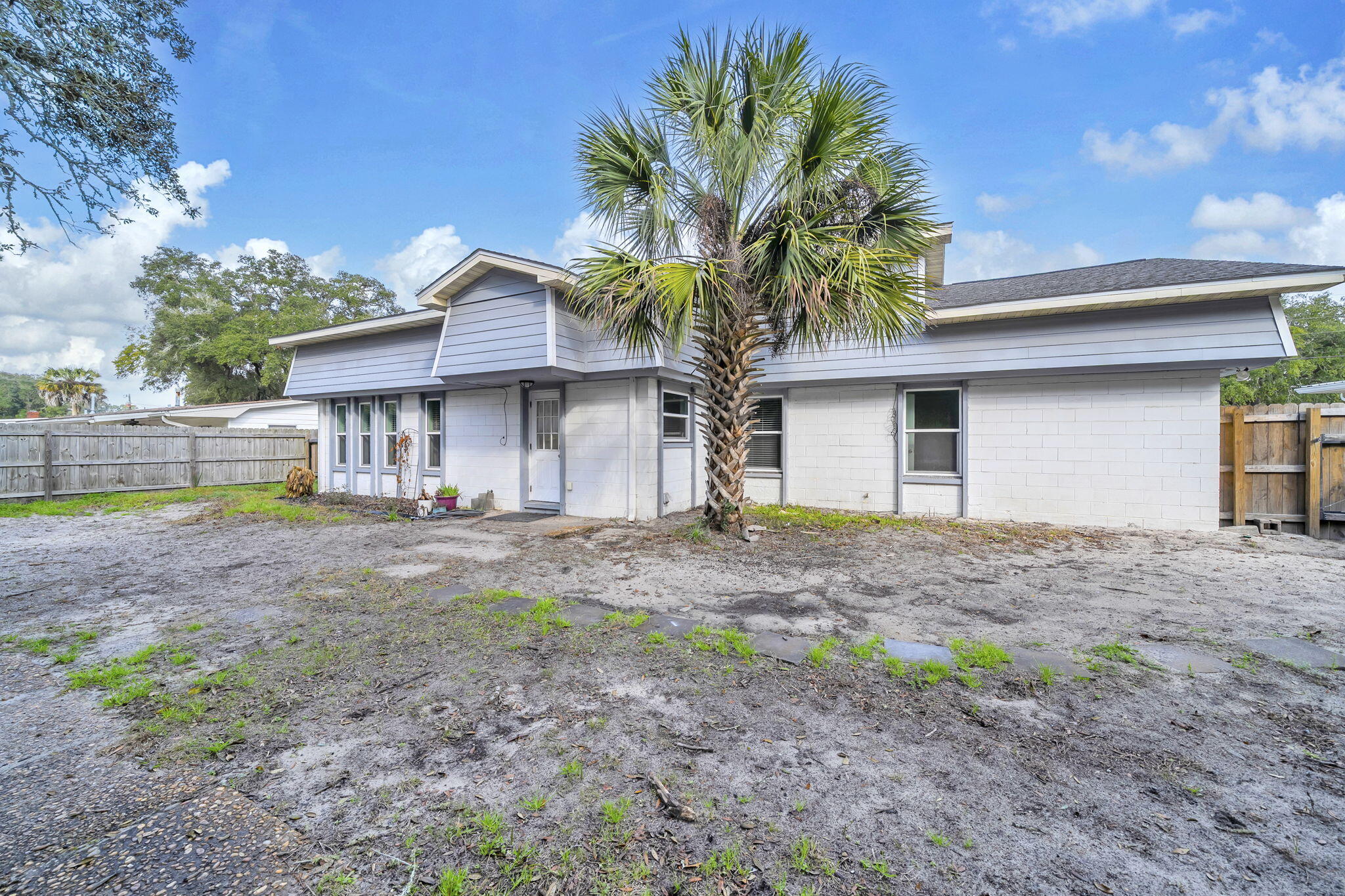 ELLIOTTS POINT 4TH ADDN - Residential Lease