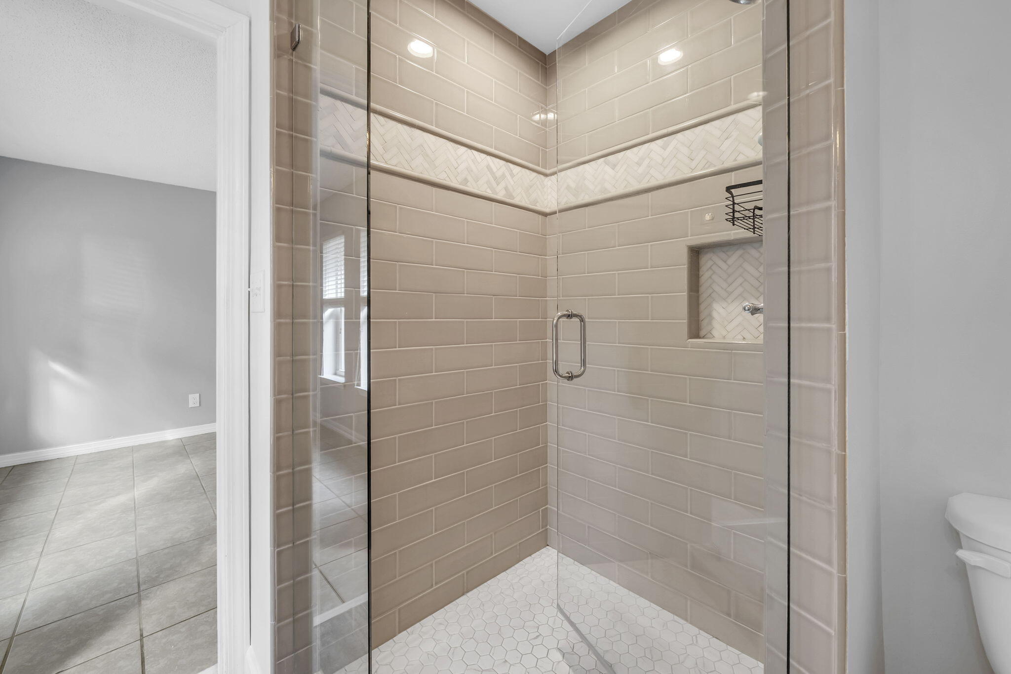 ELLIOTTS POINT 4TH ADDN - Residential Lease