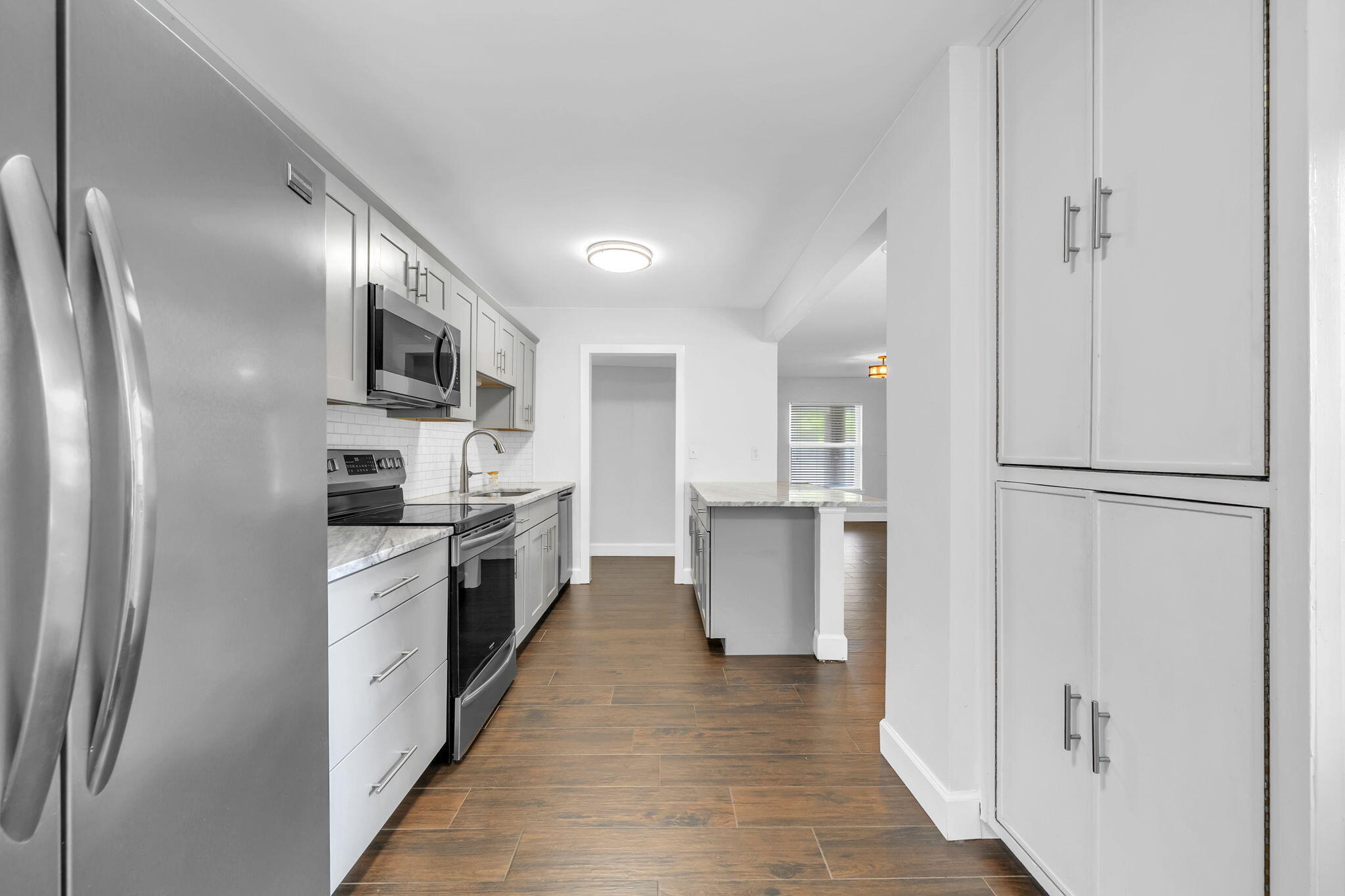 ELLIOTTS POINT 4TH ADDN - Residential Lease
