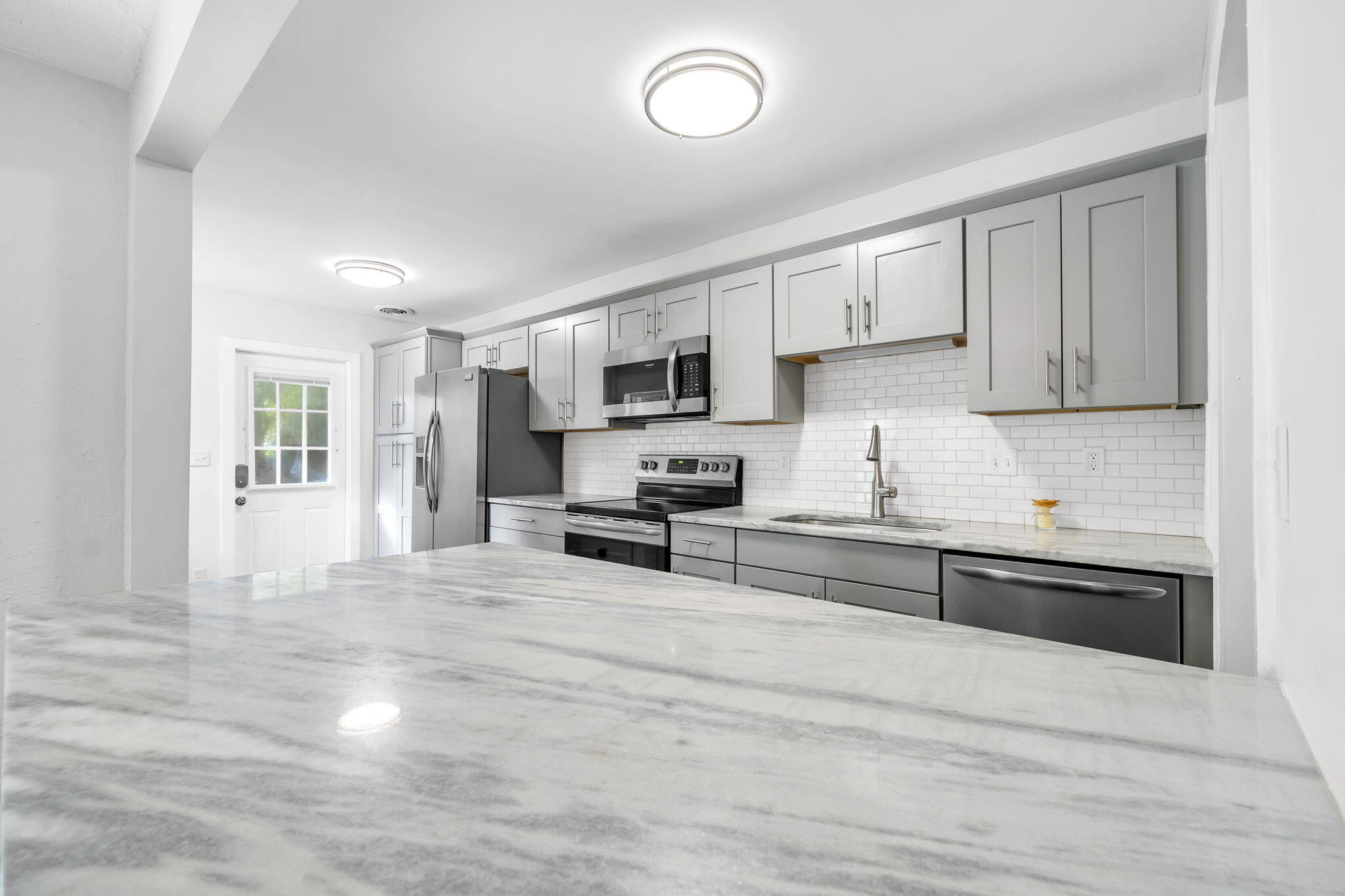 ELLIOTTS POINT 4TH ADDN - Residential Lease