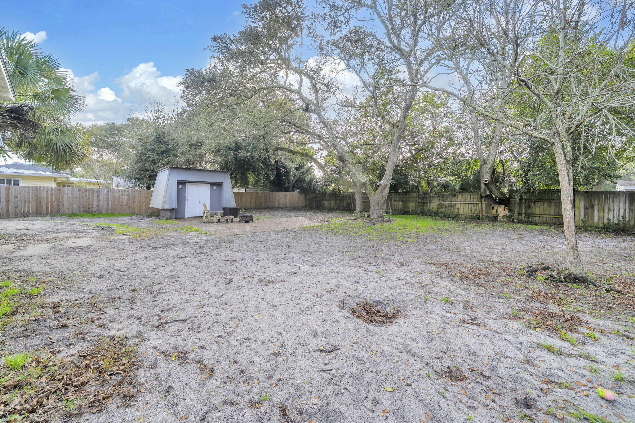 ELLIOTTS POINT 4TH ADDN - Residential Lease