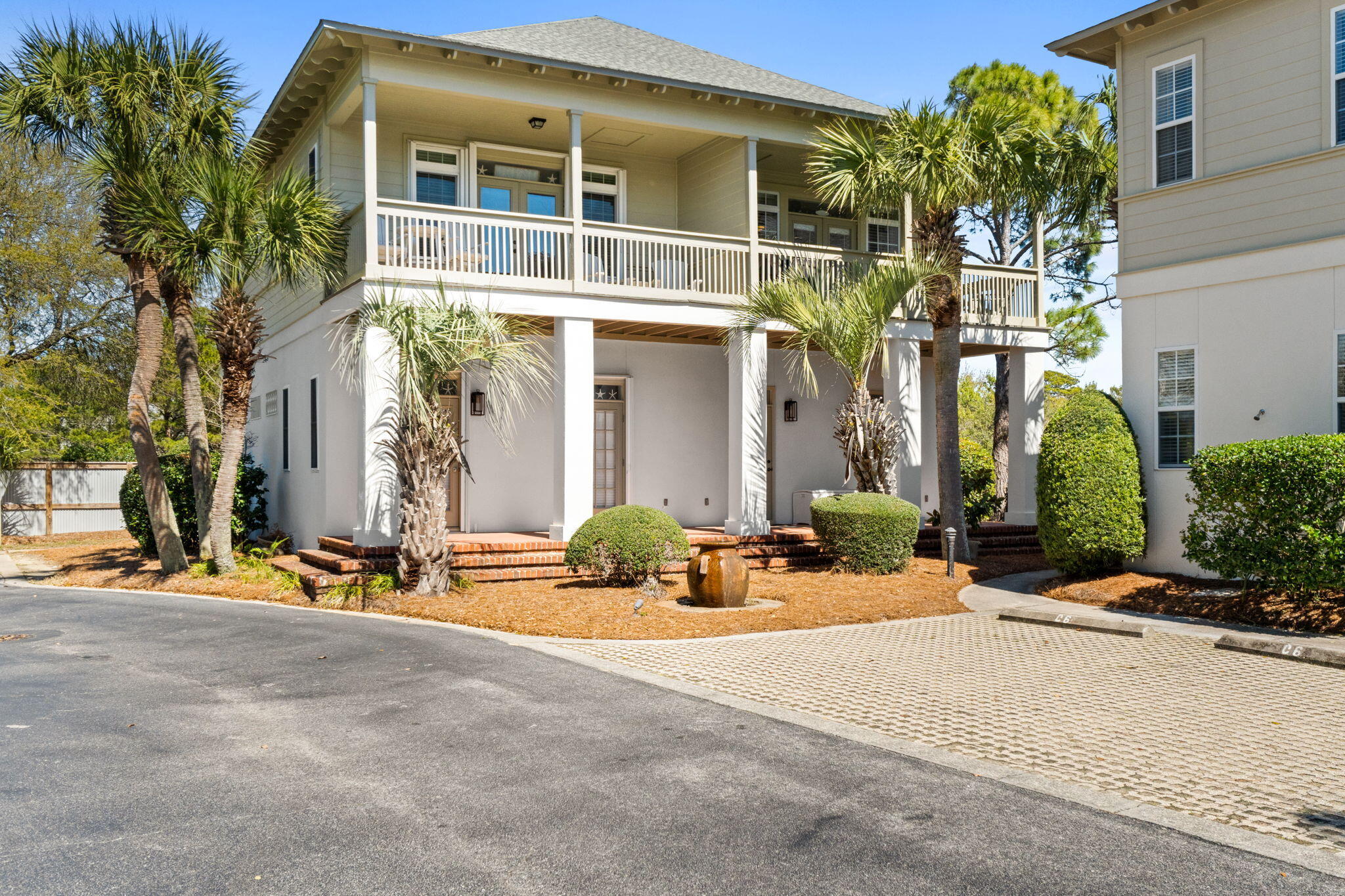 ARCADIA PLACE - Residential