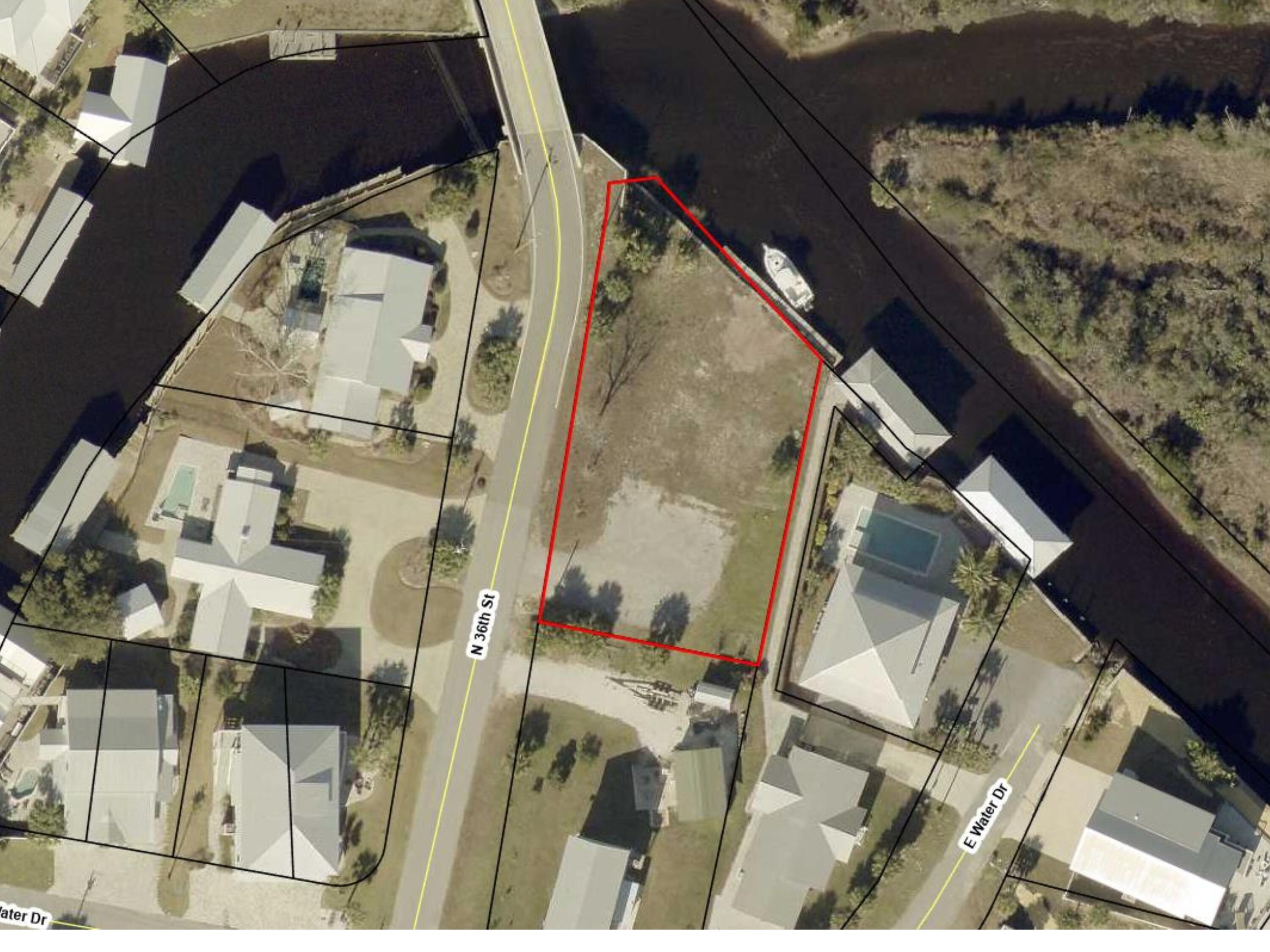 NO RECORDED SUBDIVISION - Land