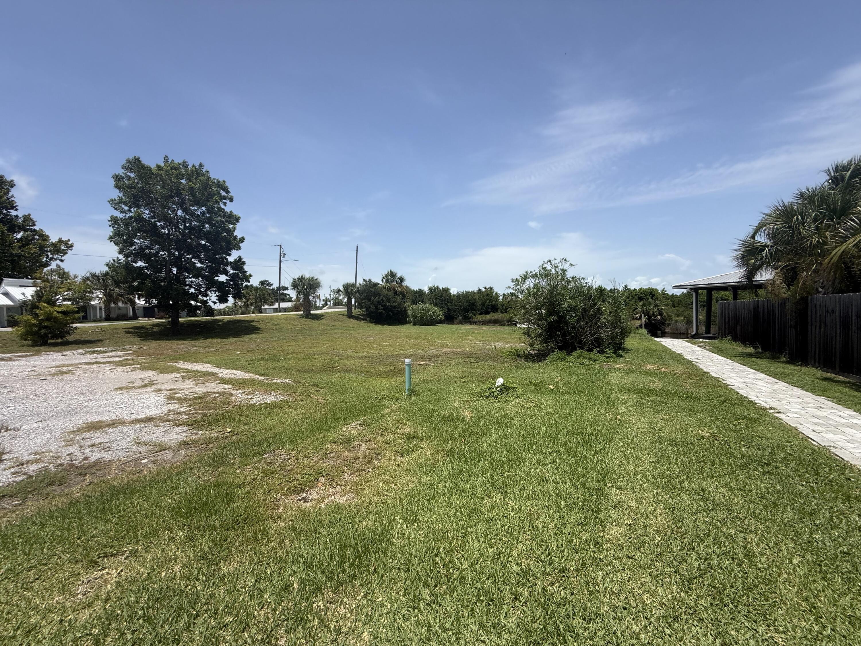 NO RECORDED SUBDIVISION - Land