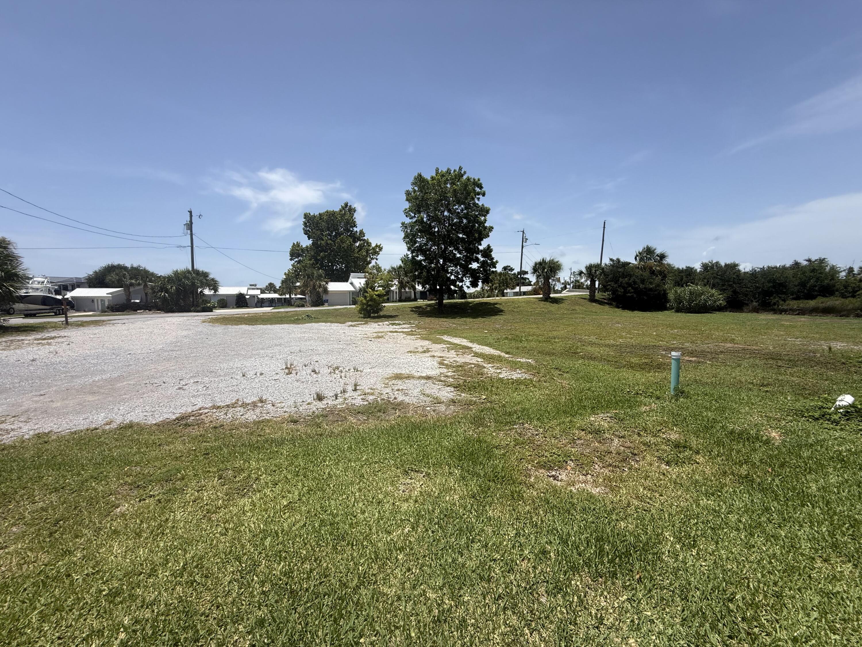 NO RECORDED SUBDIVISION - Land