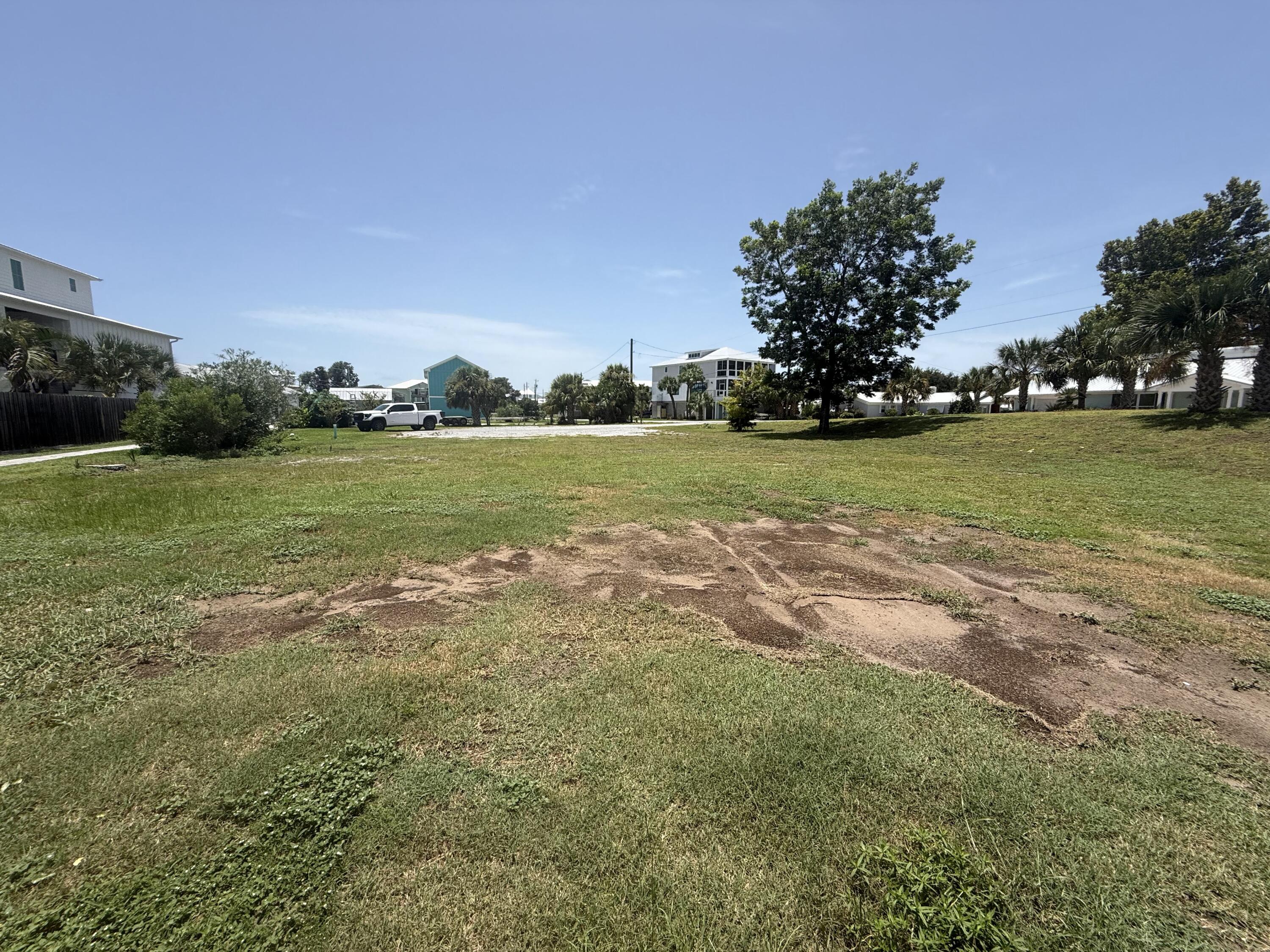 NO RECORDED SUBDIVISION - Land