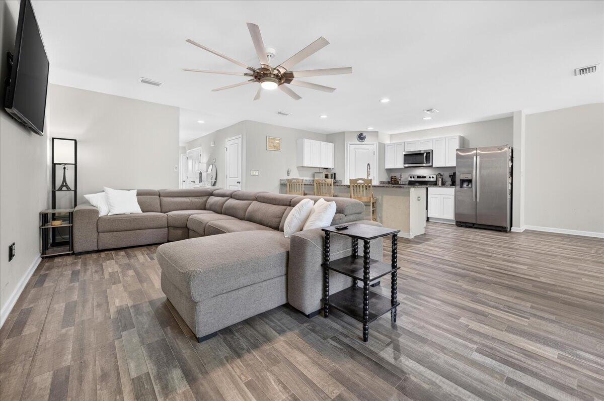 CROSS CREEK - Residential