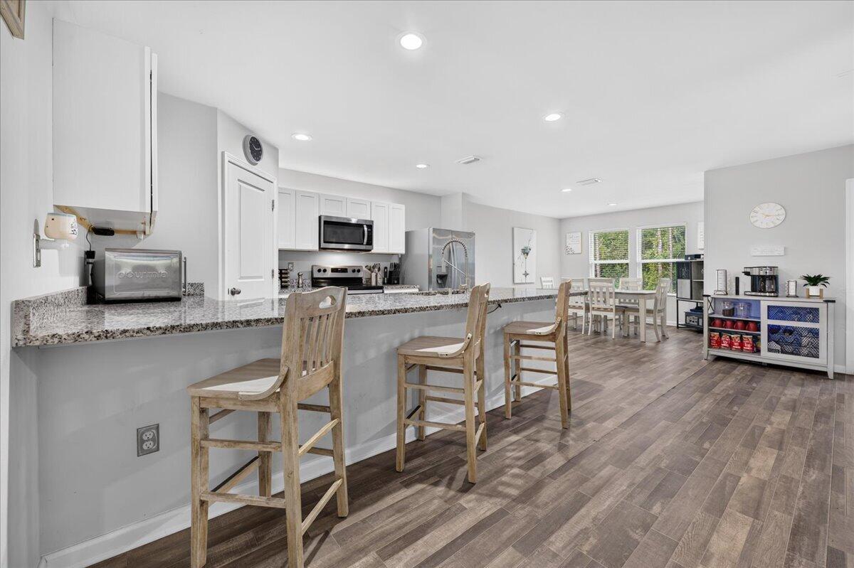 CROSS CREEK - Residential