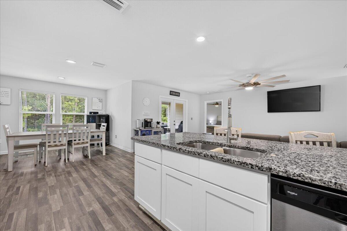 CROSS CREEK - Residential