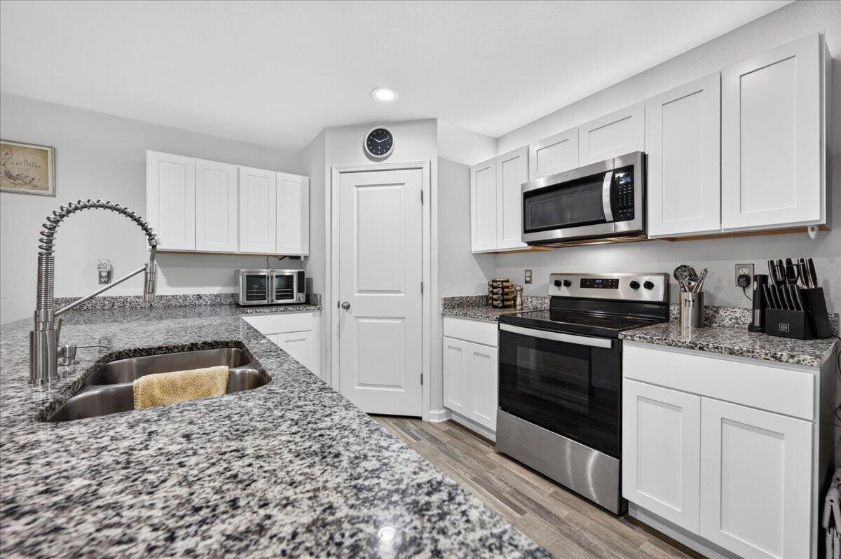 CROSS CREEK - Residential