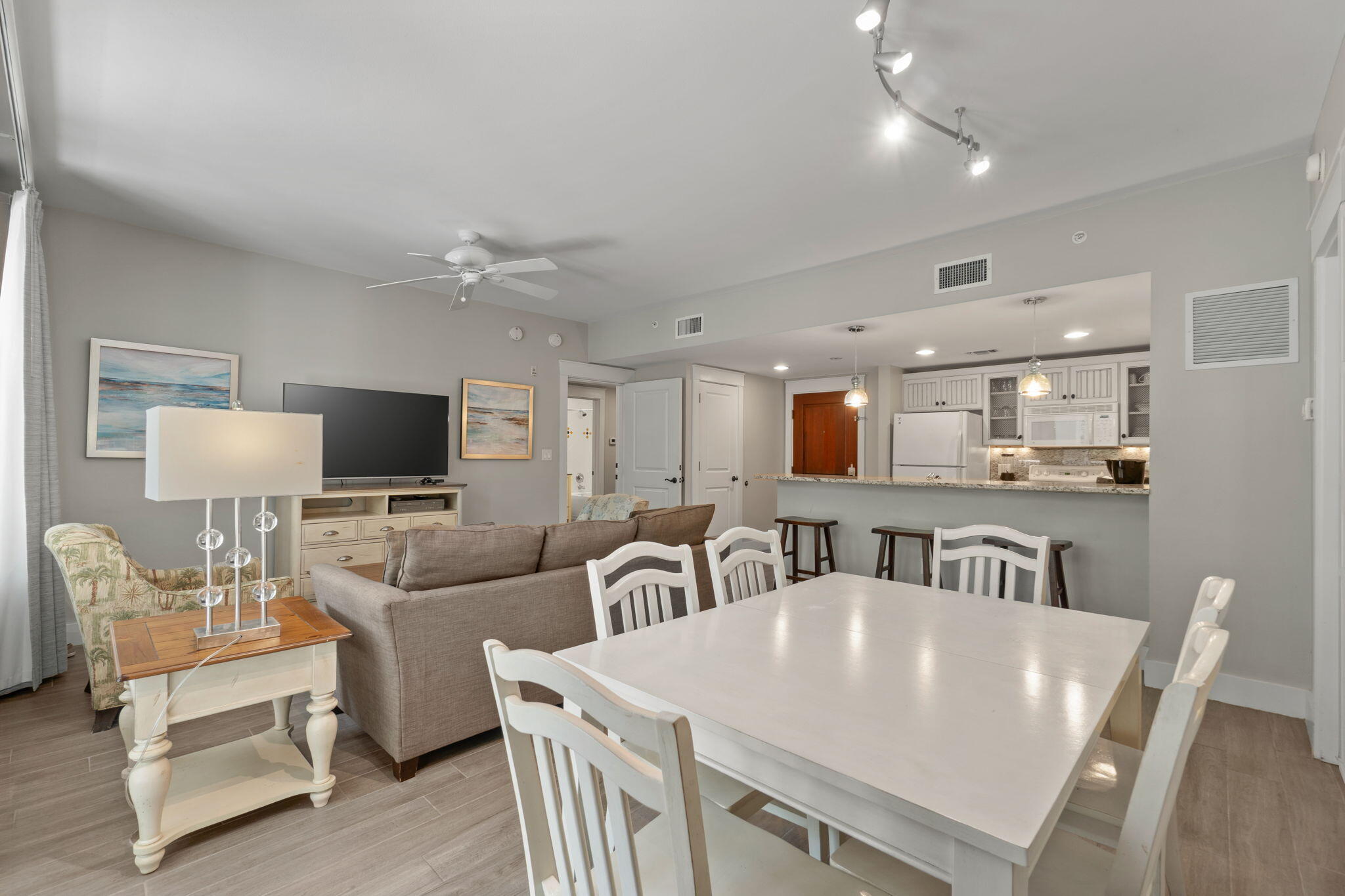 PILOT HOUSE - Residential