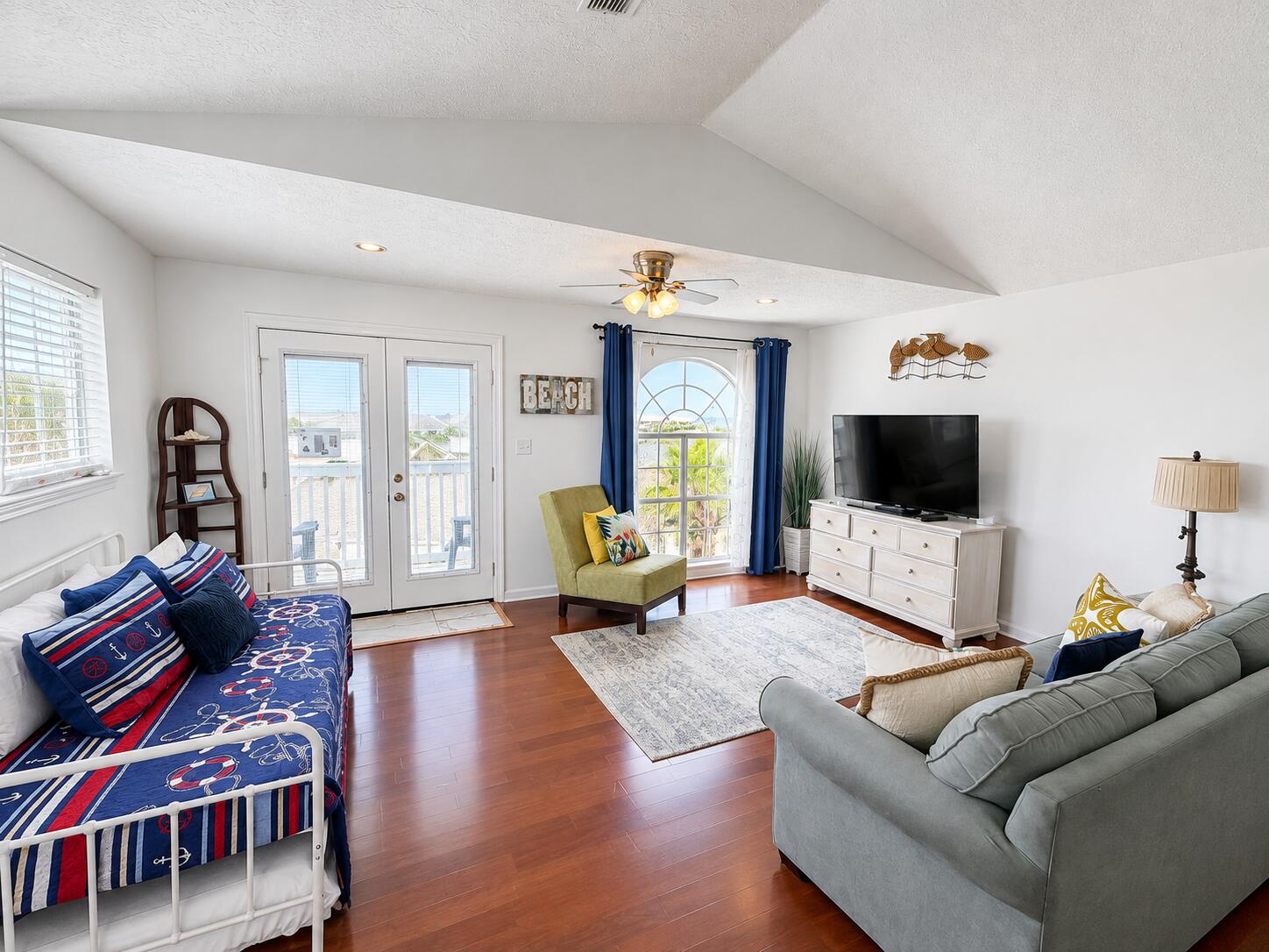 The Palms - Residential