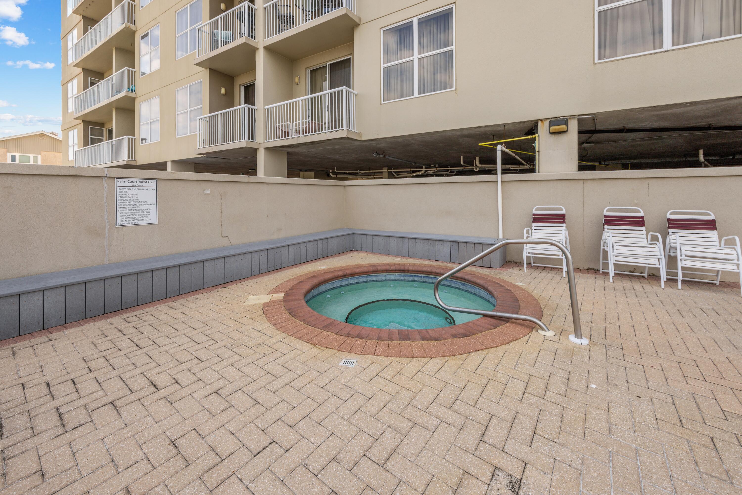 PALM COURT YACHT CLUB - Residential