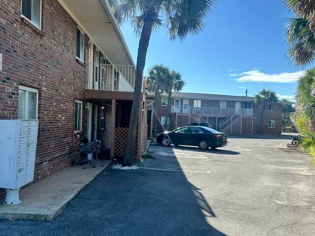 BREAKERS WEST - Residential