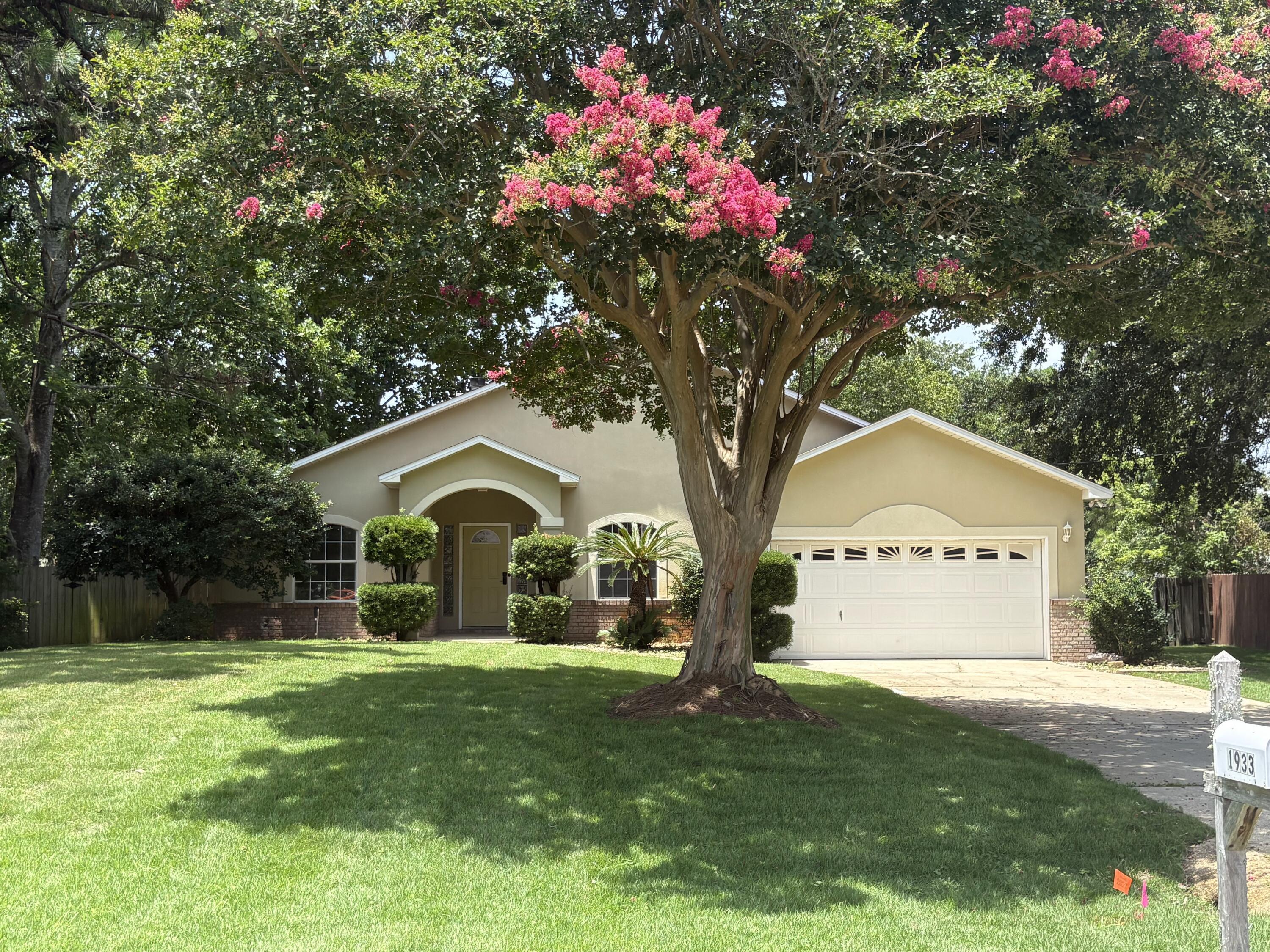 HOLLEY BY THE SEA - Residential