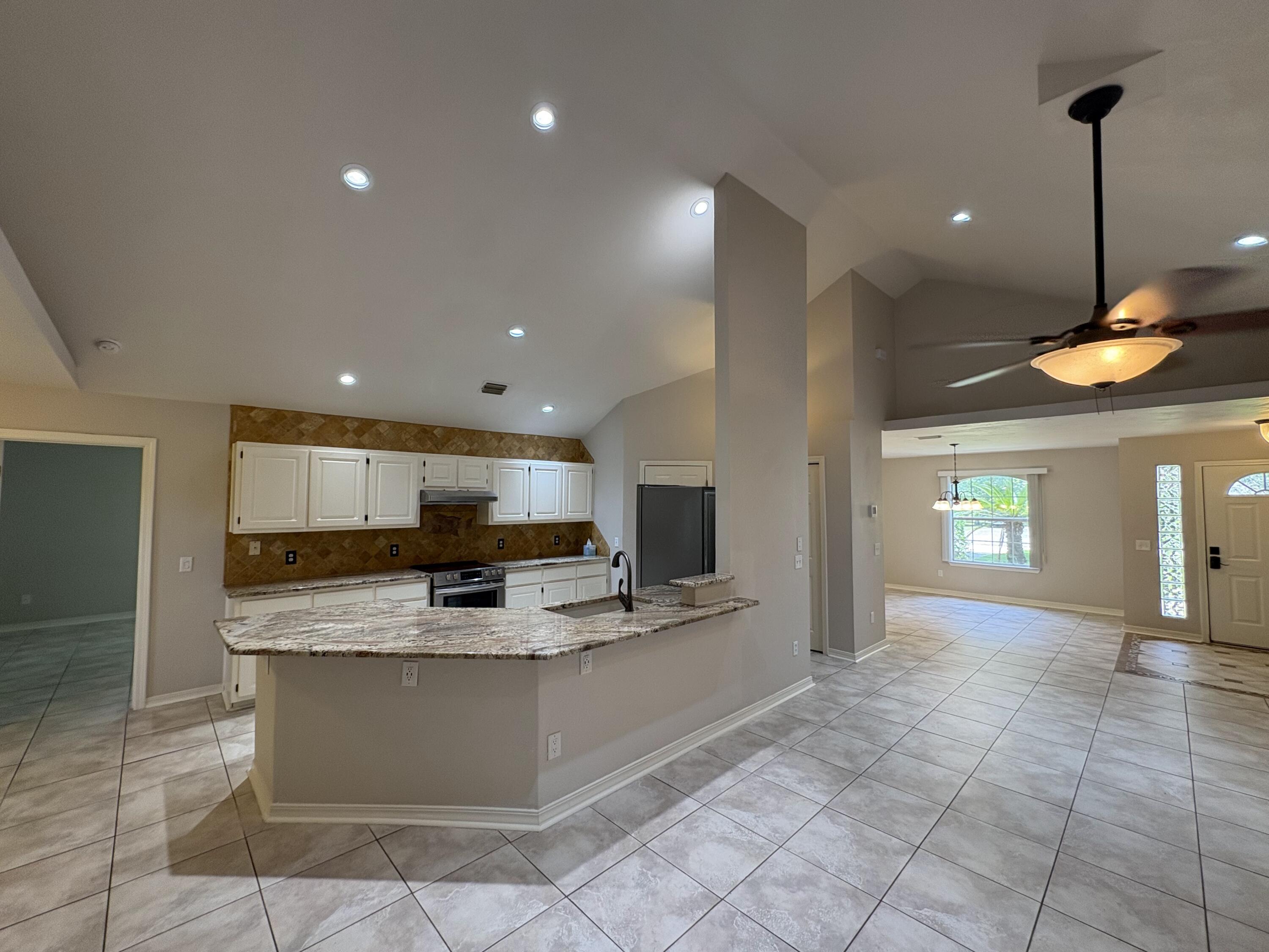 HOLLEY BY THE SEA - Residential