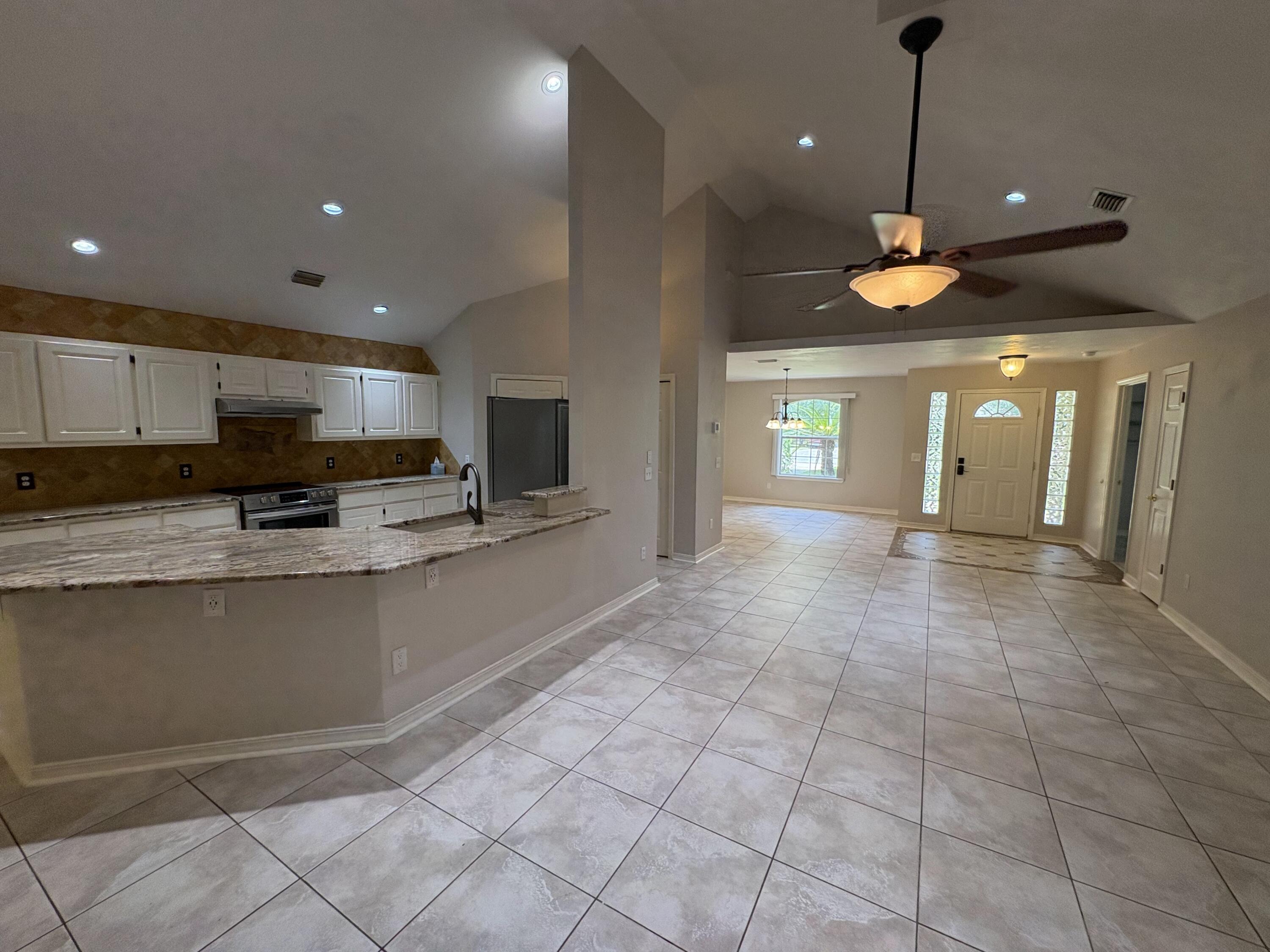 HOLLEY BY THE SEA - Residential