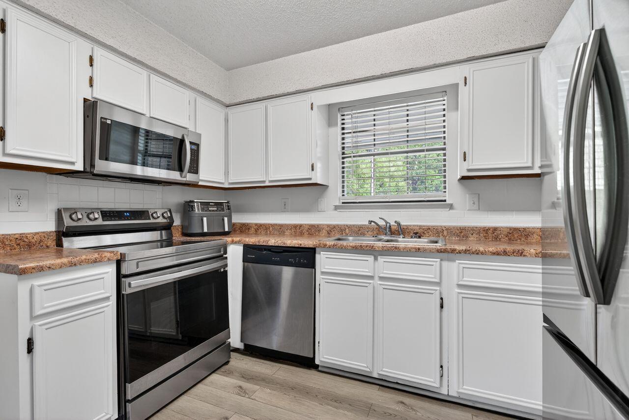 SOUTHVIEW ESTATES - Residential Lease