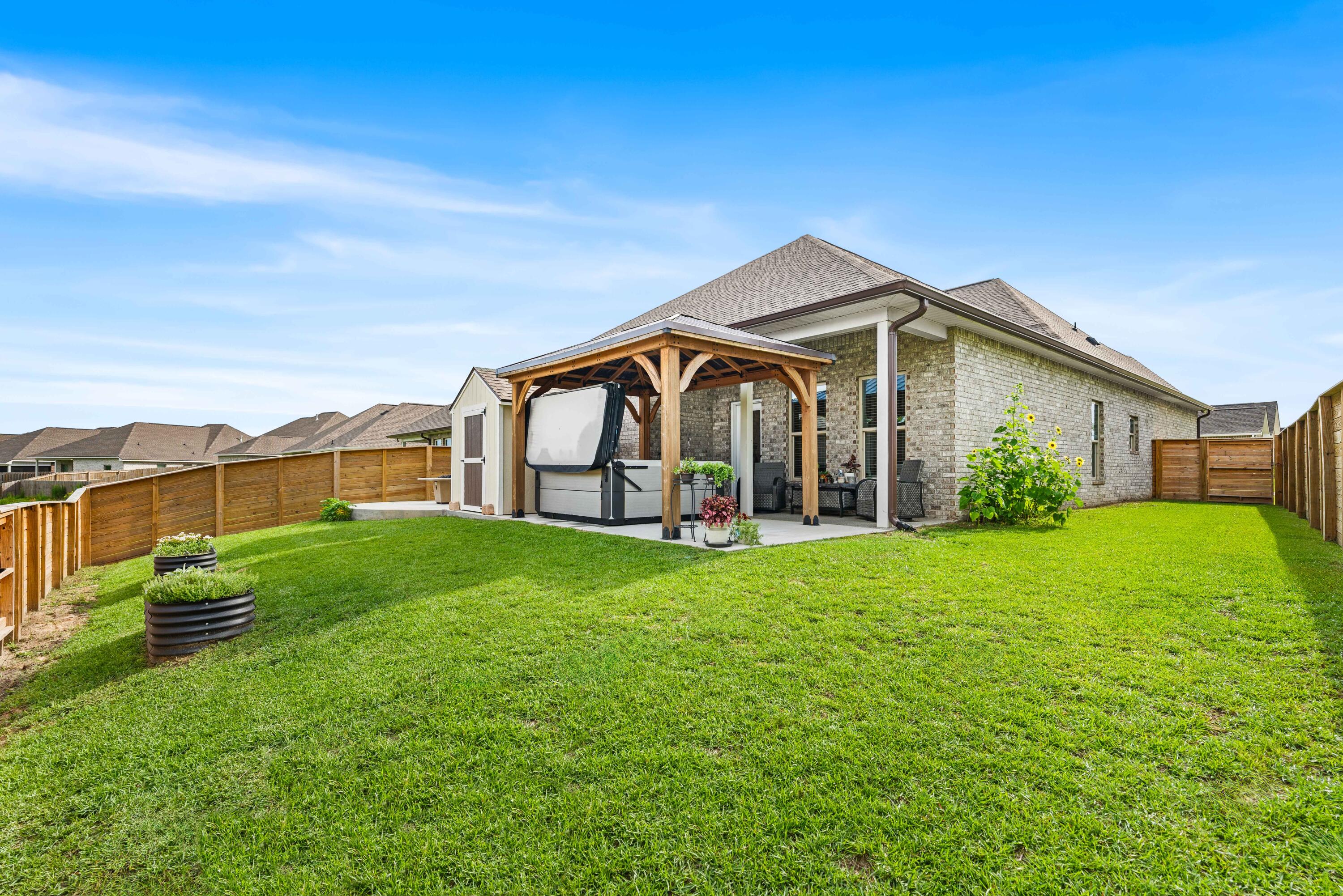 THE BLUFFS AT LAFAYETTE - Residential