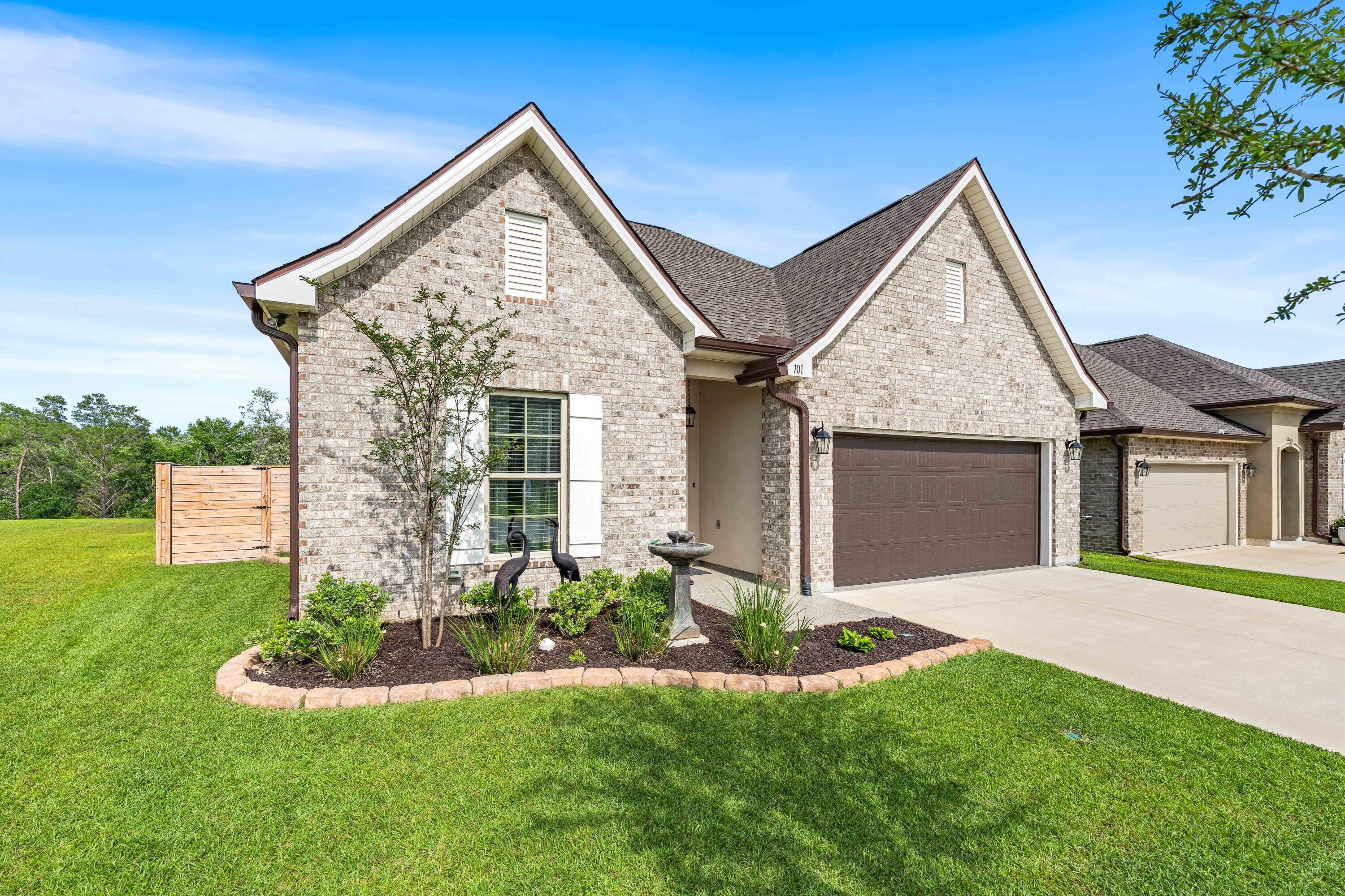 THE BLUFFS AT LAFAYETTE - Residential