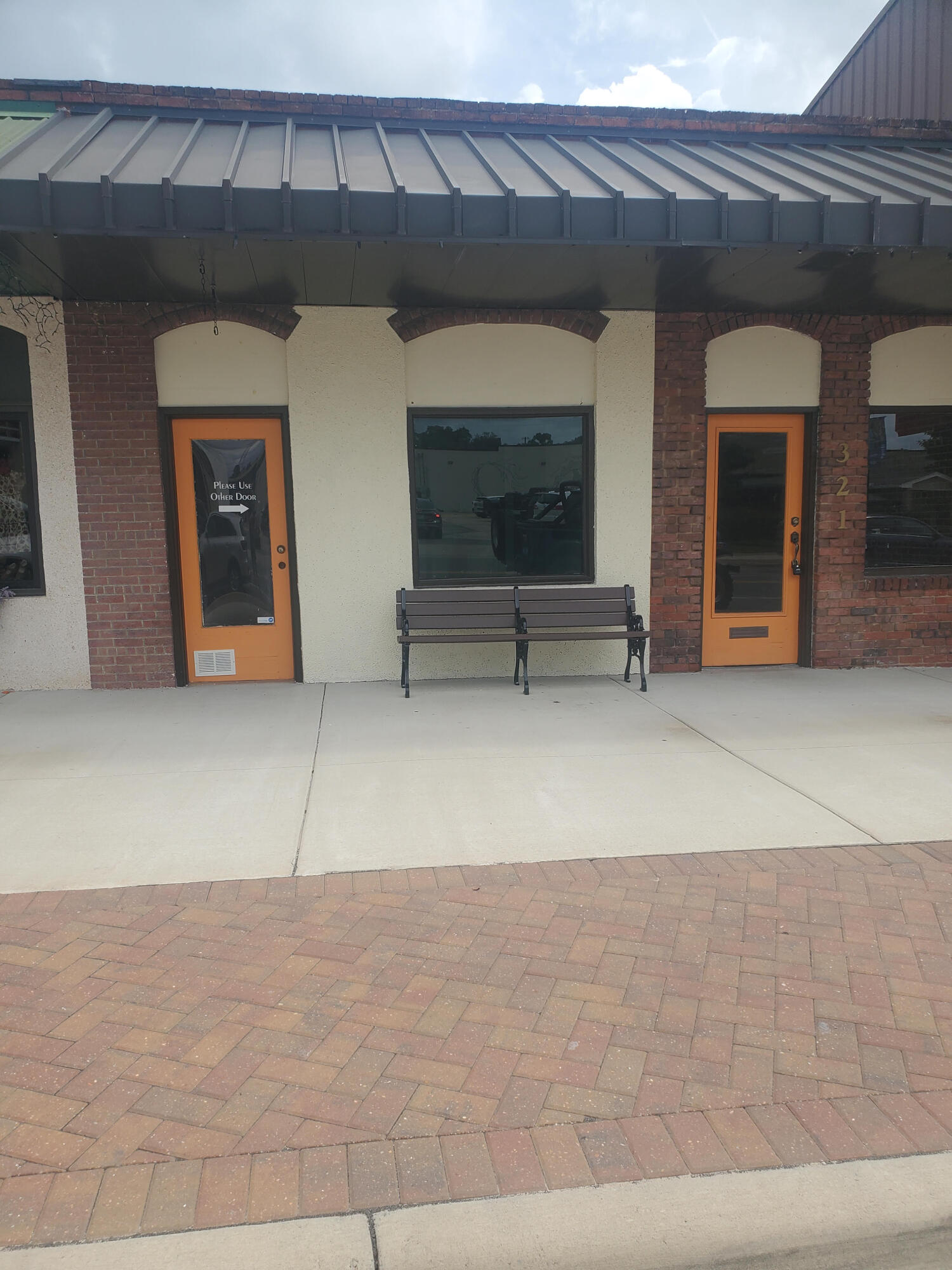 Prime downtown location! Charming commercial building located in the heart of historic downtown Crestview within easy walking distance to local shops, restaurants, and the courthouse. Exceptional visibility and convenience in Crestview's active downtown Main Street corridor. Outstanding opportunity for investors or business owners looking for retail space or storefront. Property is easily accessible from Hwy 85, Hwy 90, and I-10, convenient for a variety of opportunities.