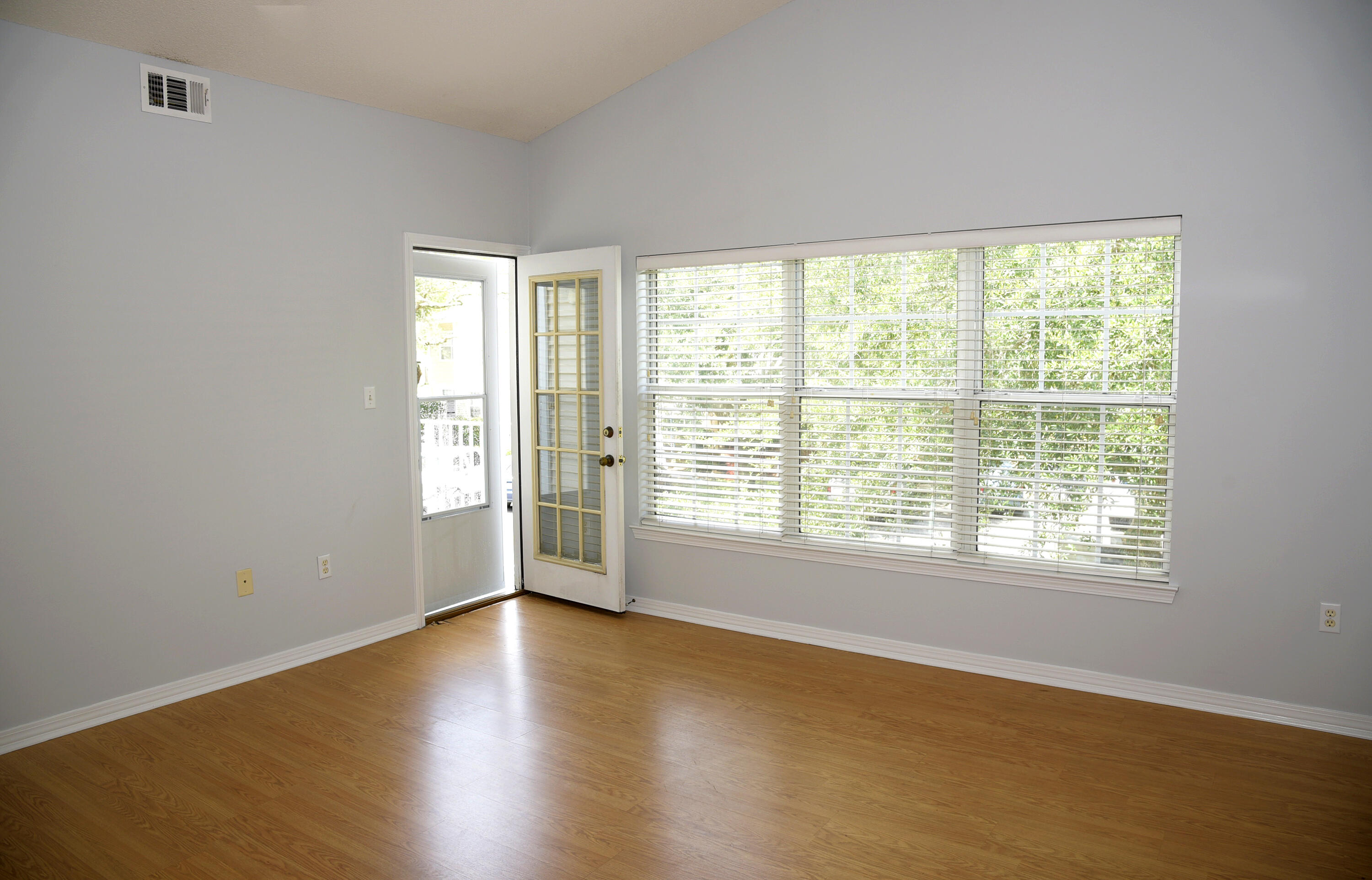 THE OAKS AT NICEVILLE - Residential Lease