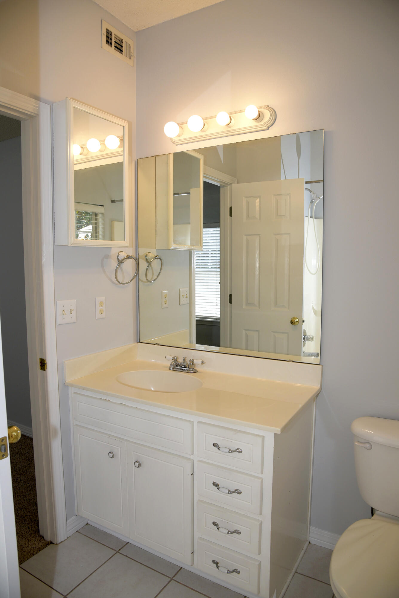 THE OAKS AT NICEVILLE - Residential Lease
