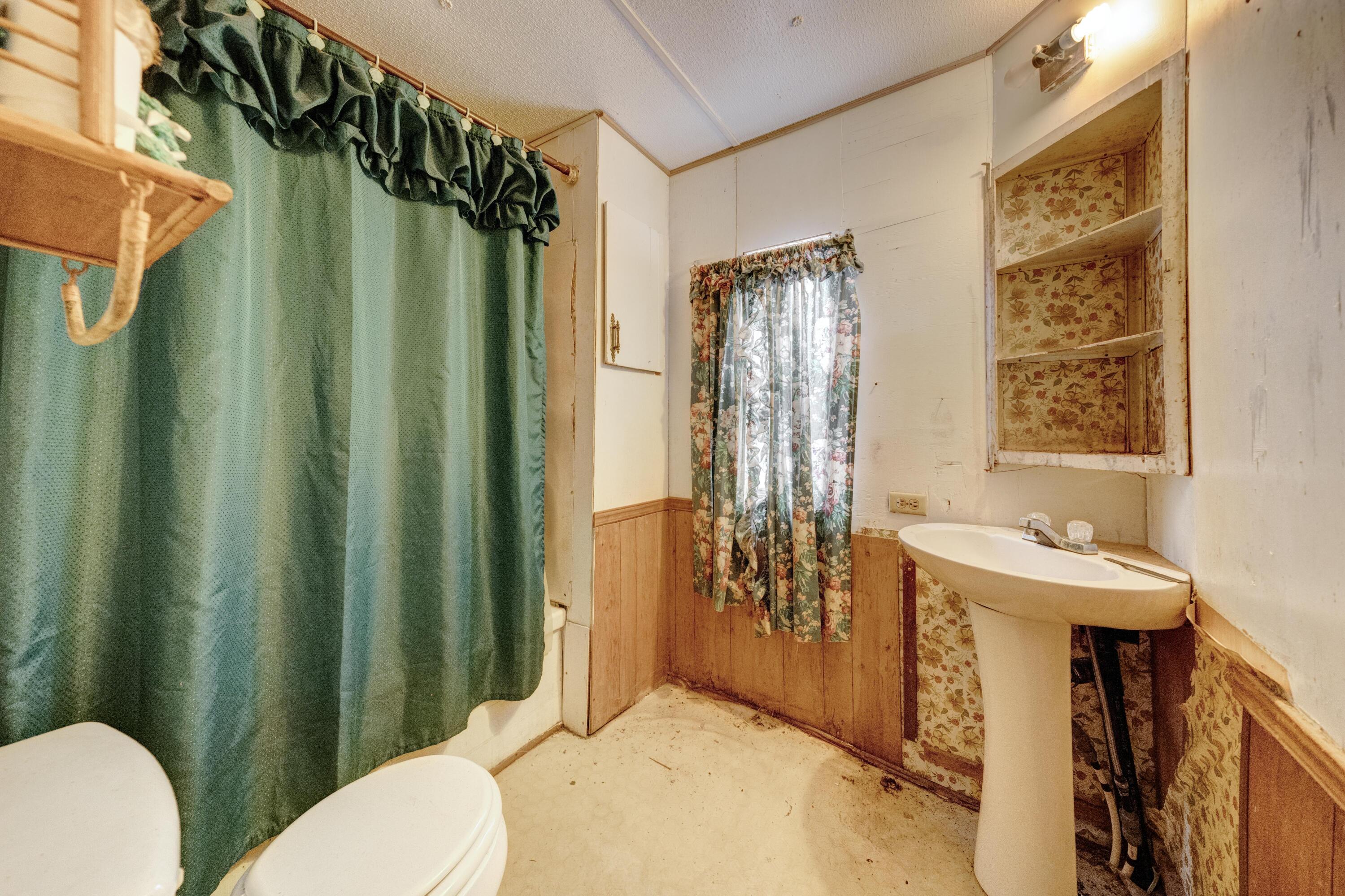 NO RECORDED SUBDIVISION - Residential