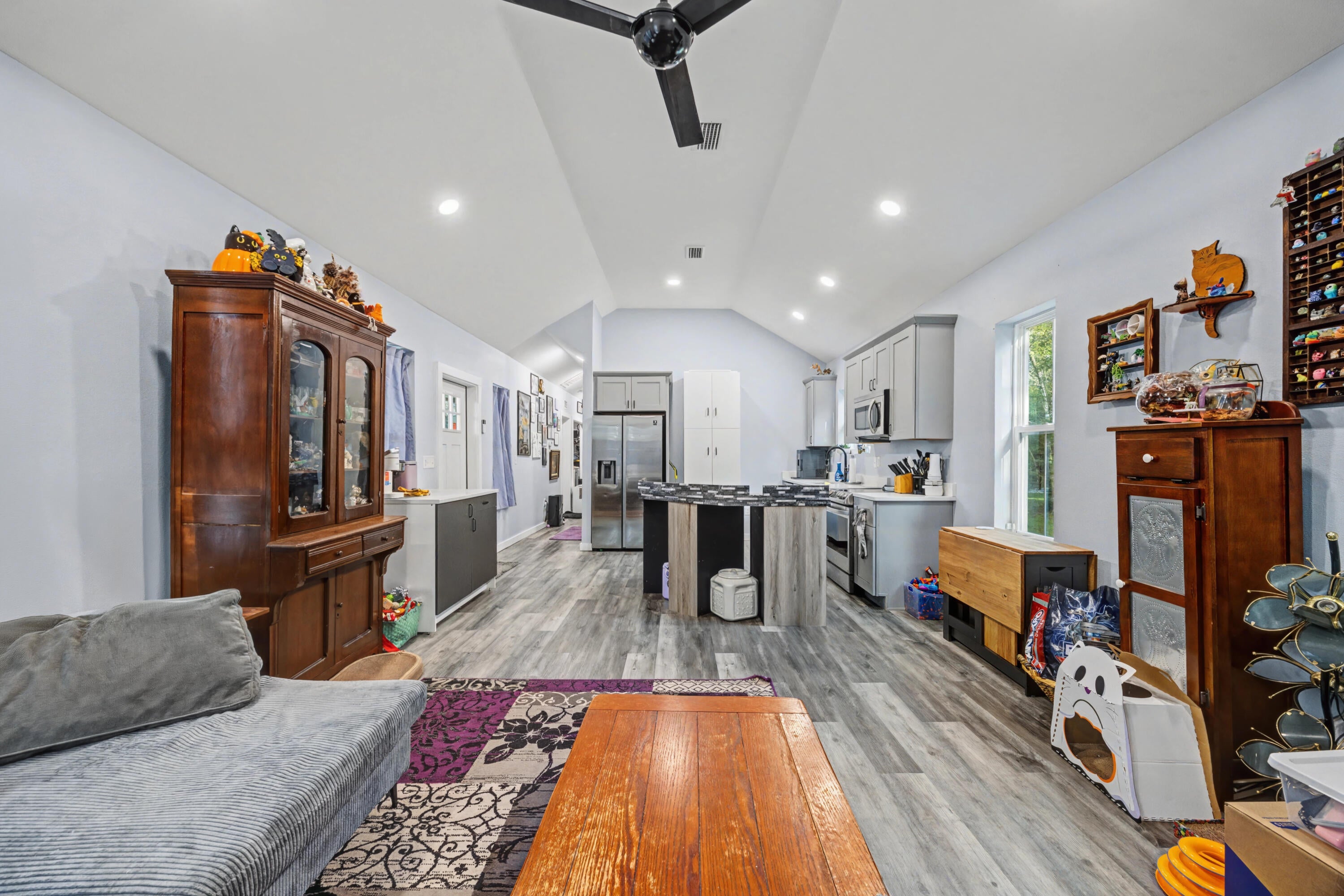 OAKWOOD LAKES ESTATES - Residential