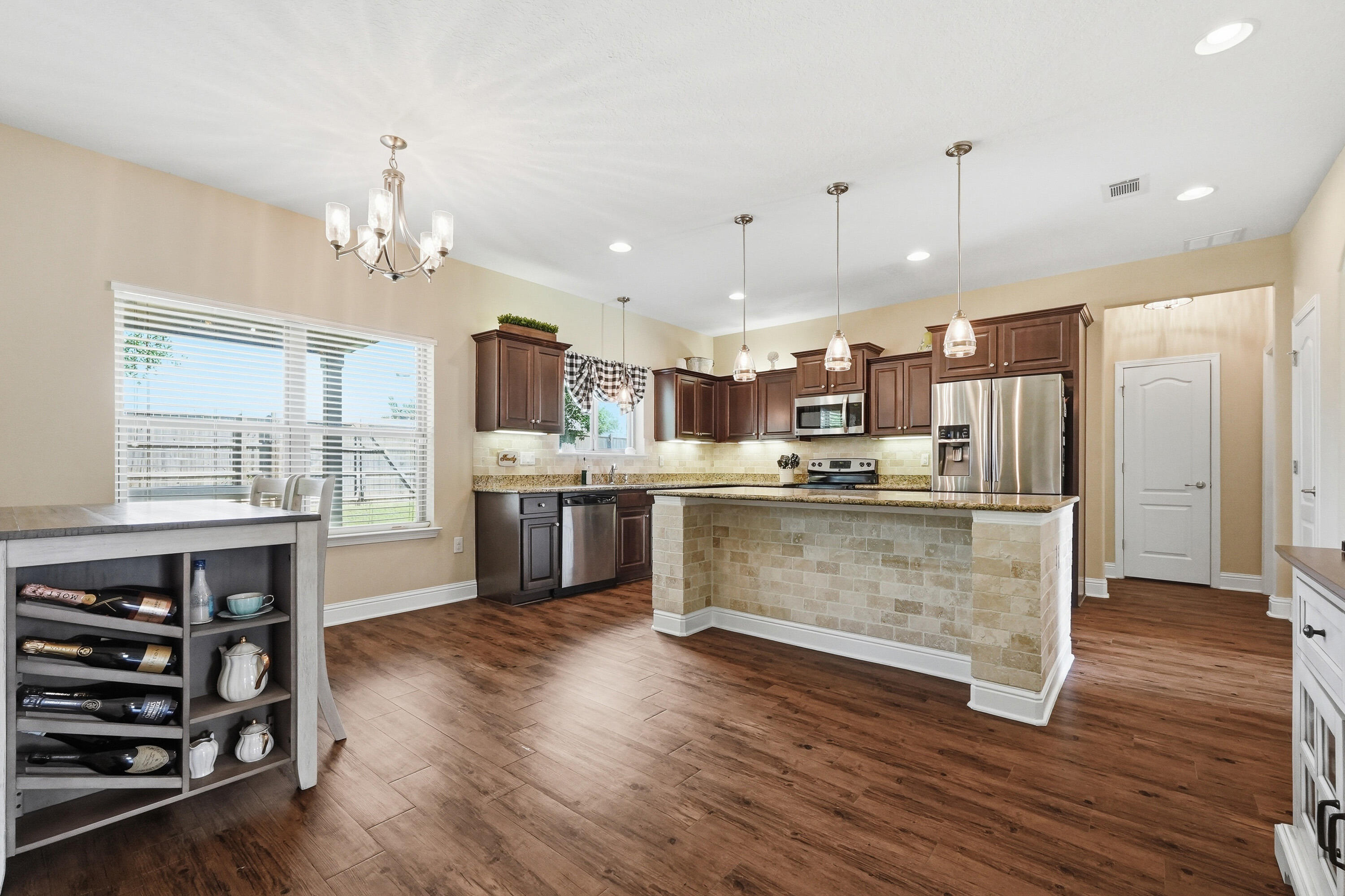 HOLLY HILLS - Residential