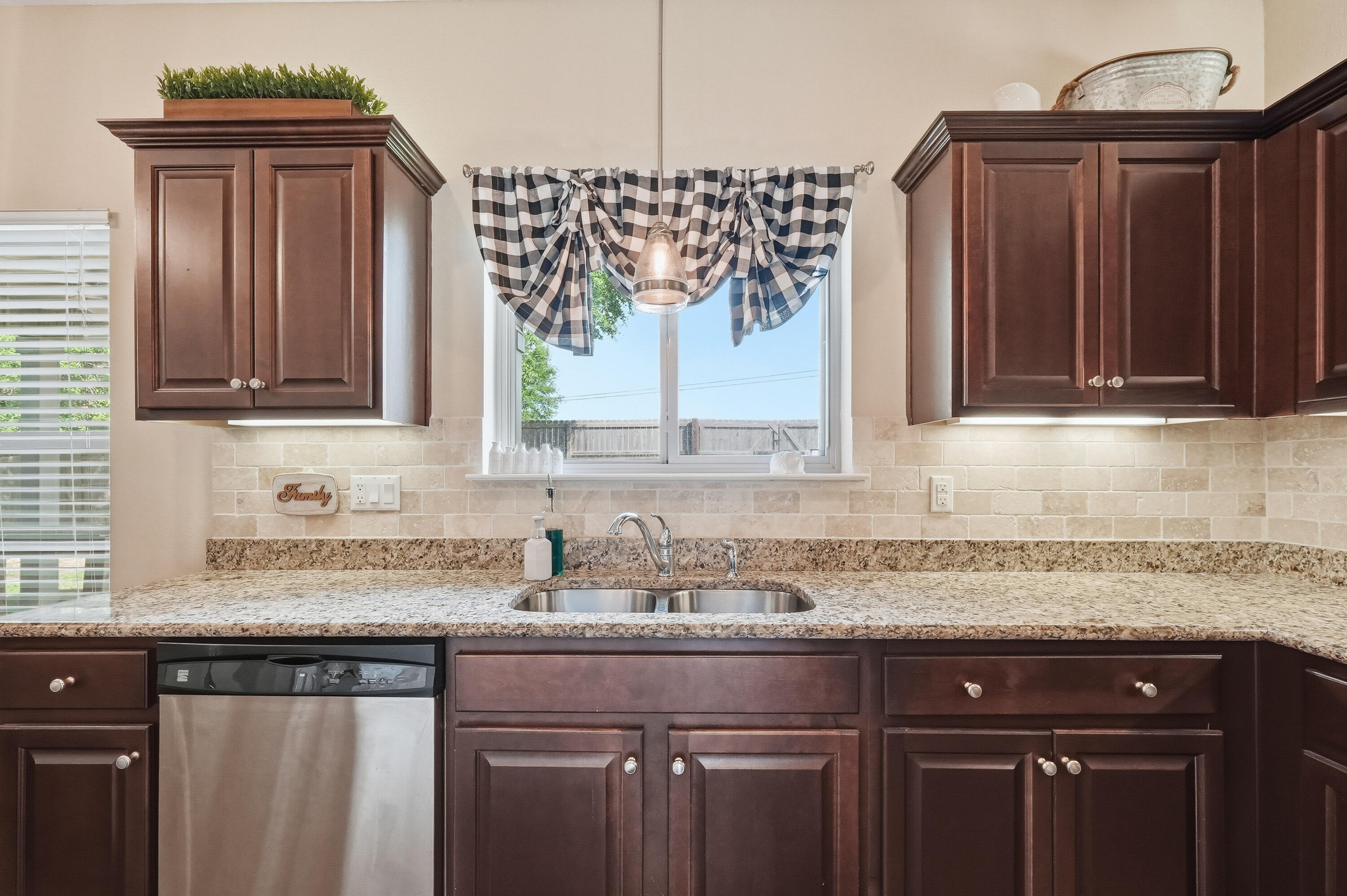 HOLLY HILLS - Residential