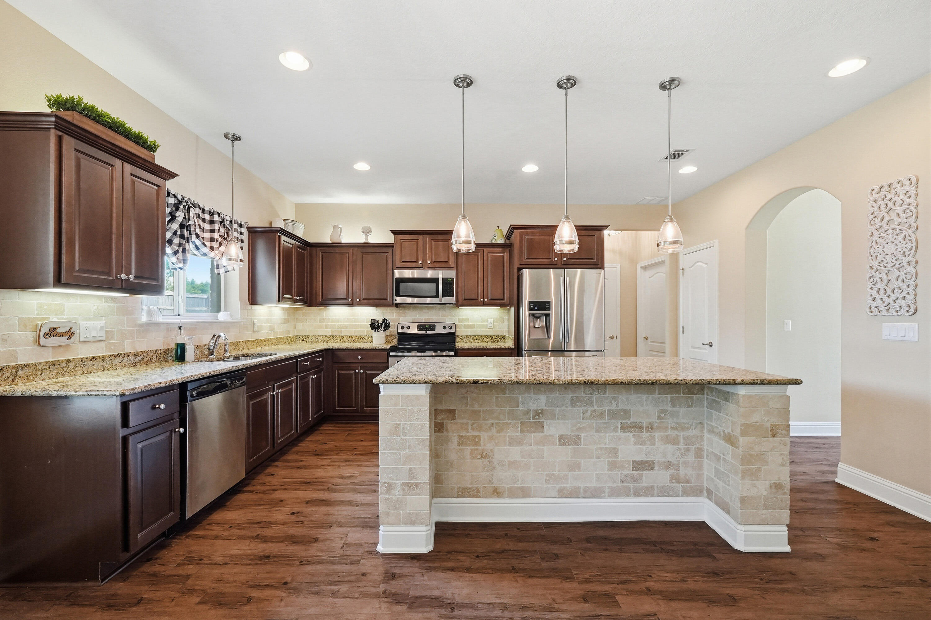 HOLLY HILLS - Residential