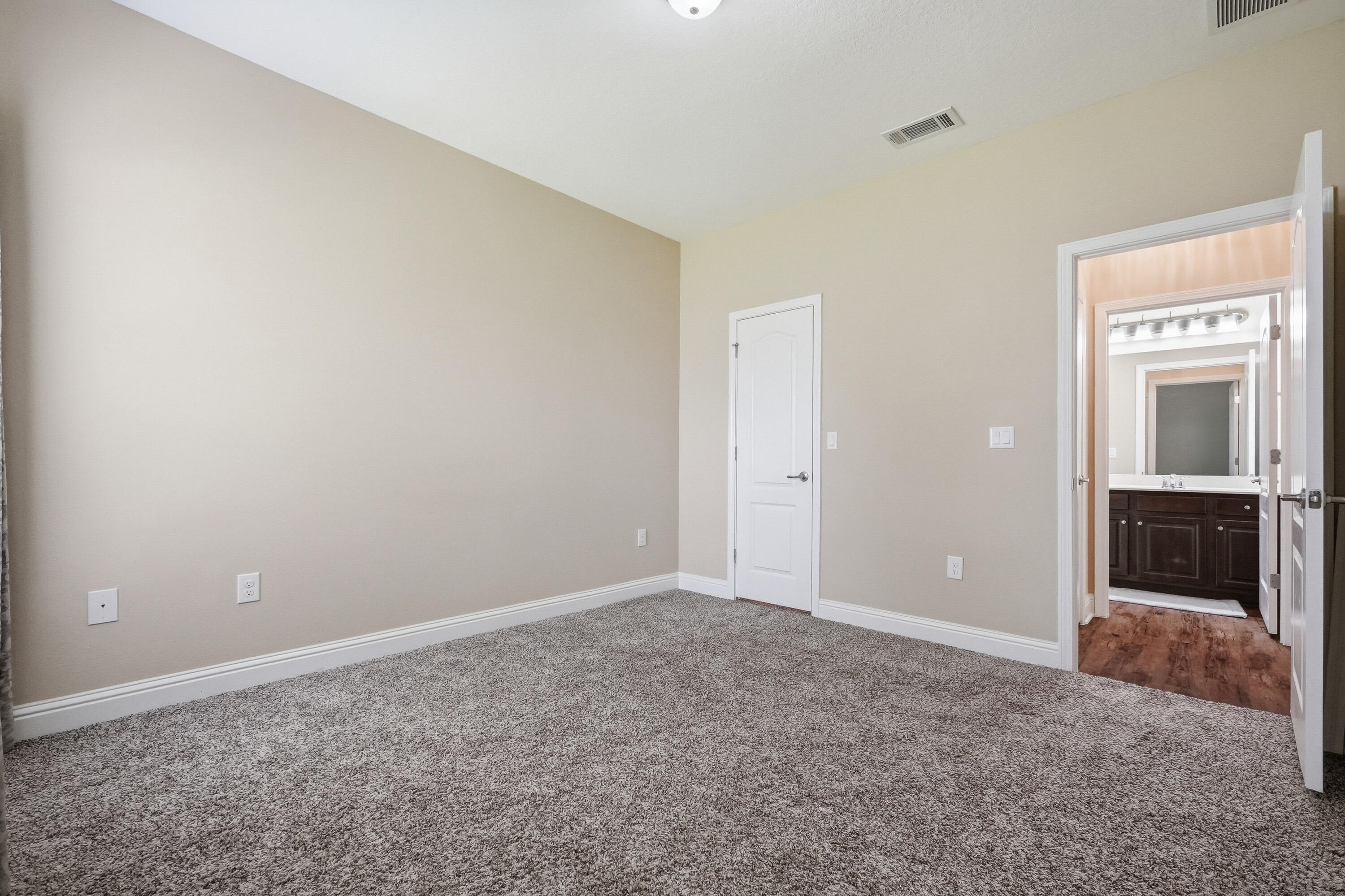 HOLLY HILLS - Residential