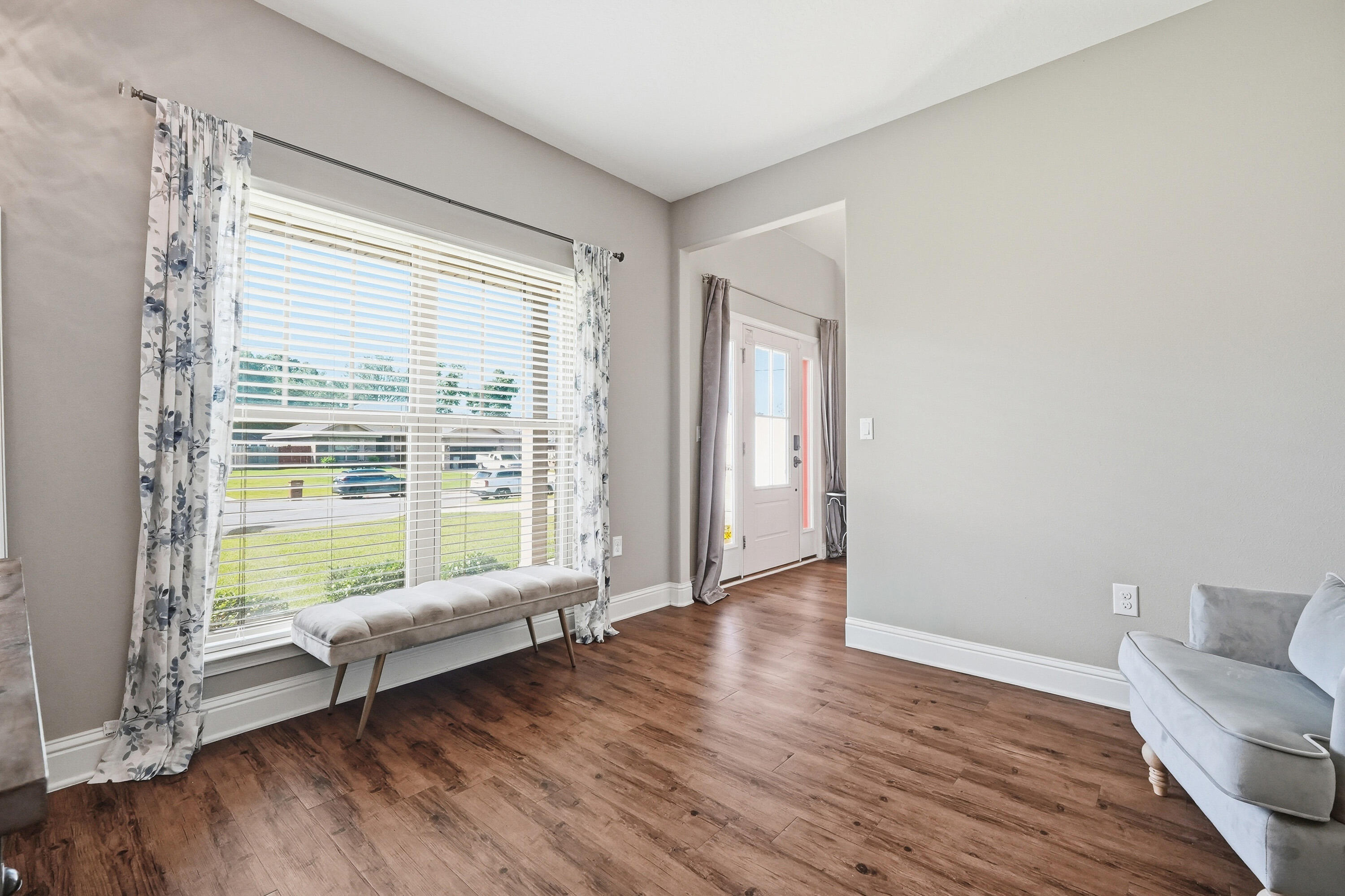 HOLLY HILLS - Residential
