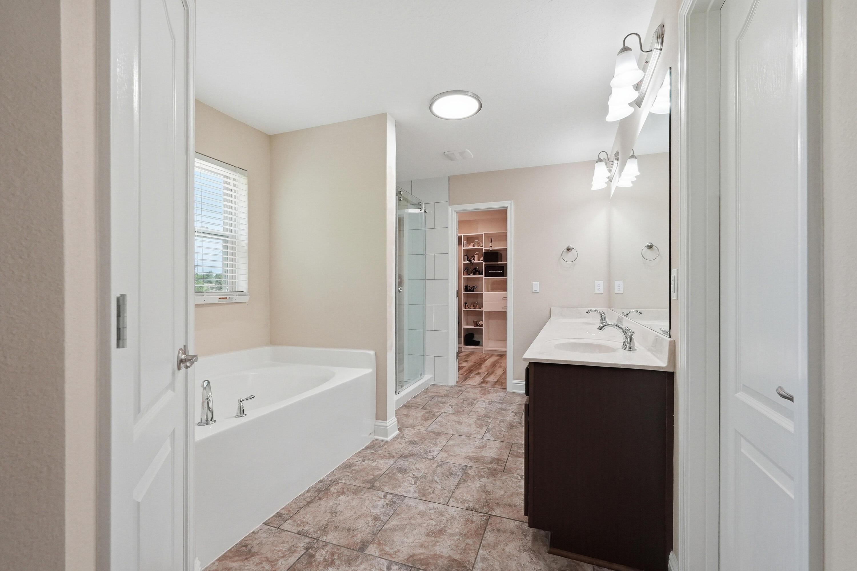 HOLLY HILLS - Residential