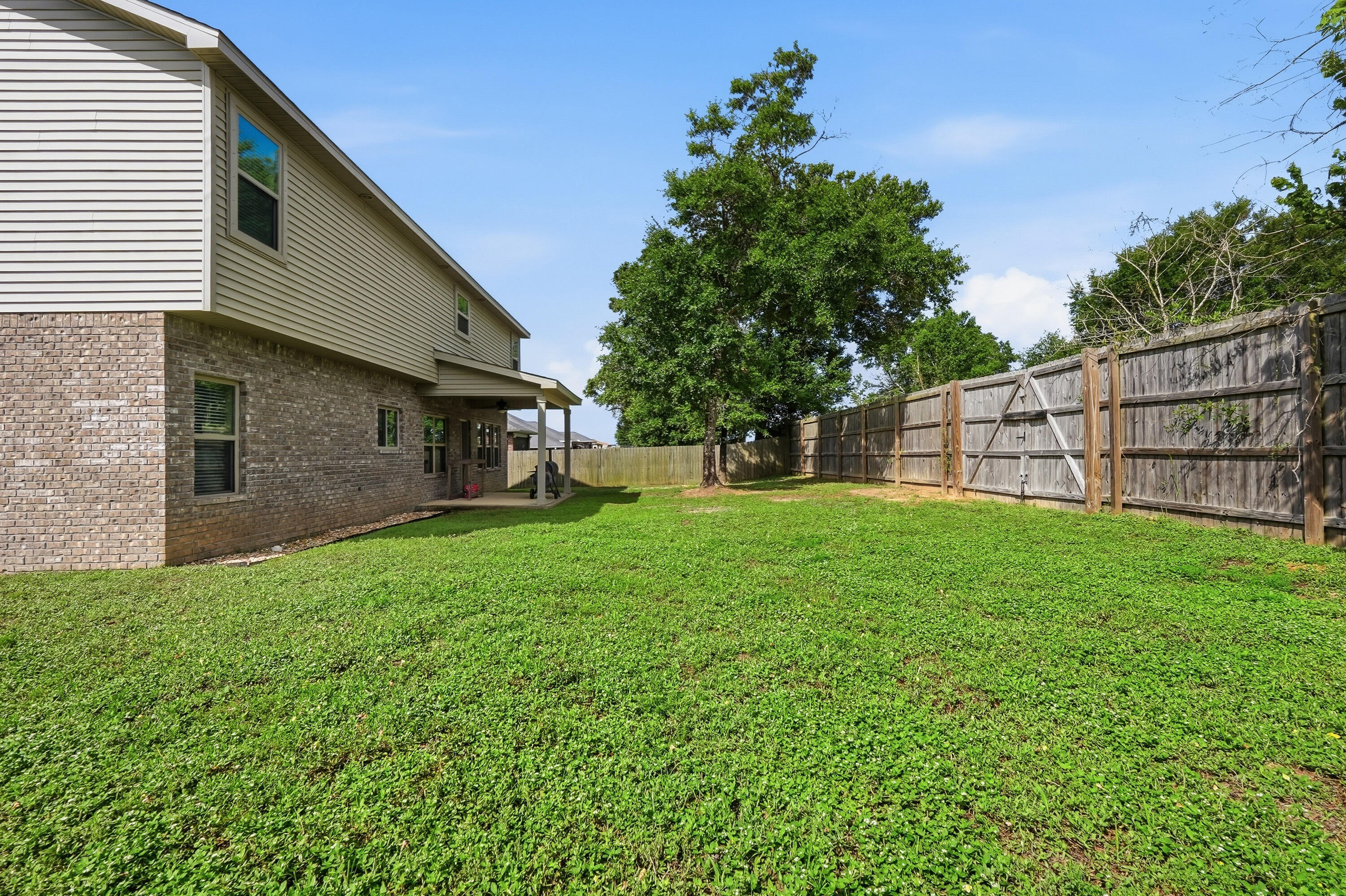 HOLLY HILLS - Residential