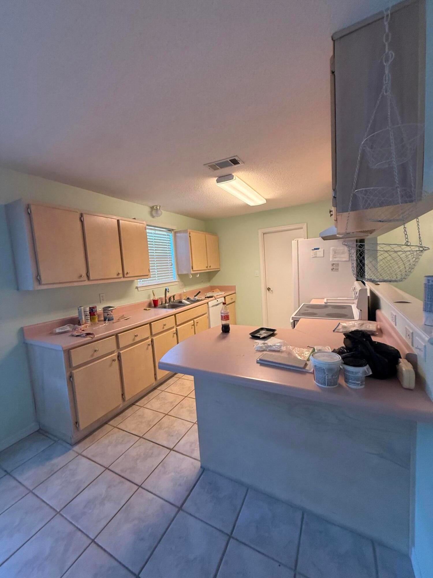 EMERALD ESTATES - Residential Lease