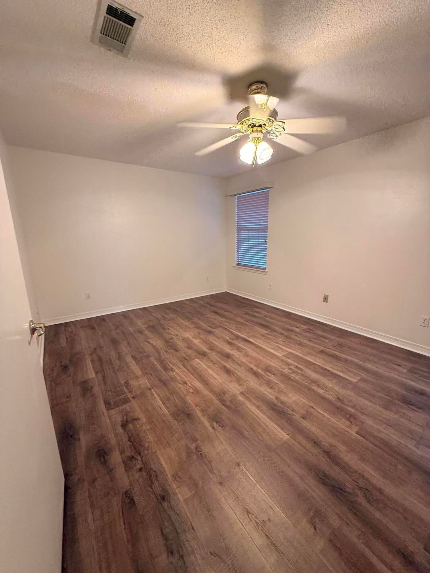 EMERALD ESTATES - Residential Lease
