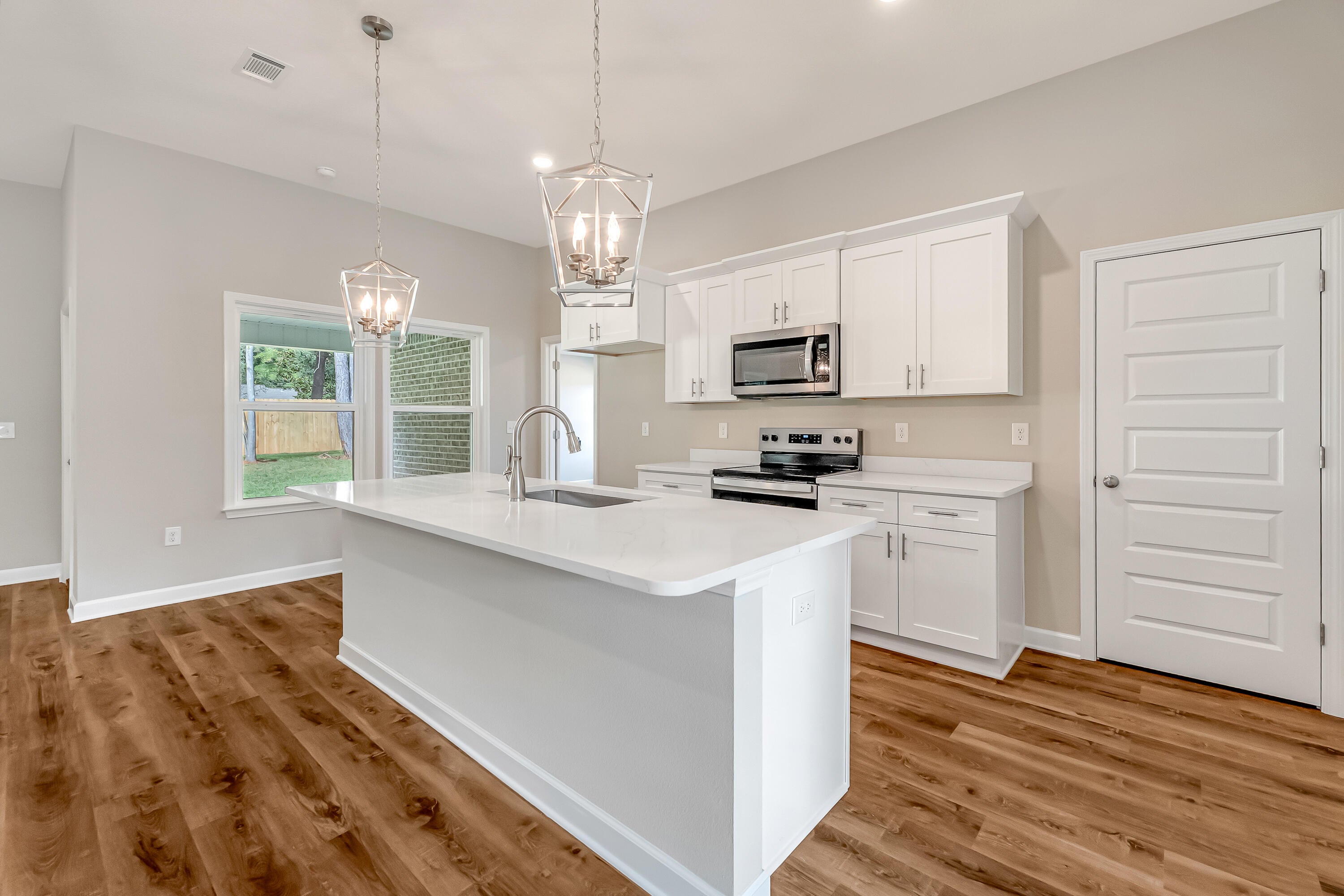 SOUTHERN CHARM - Residential