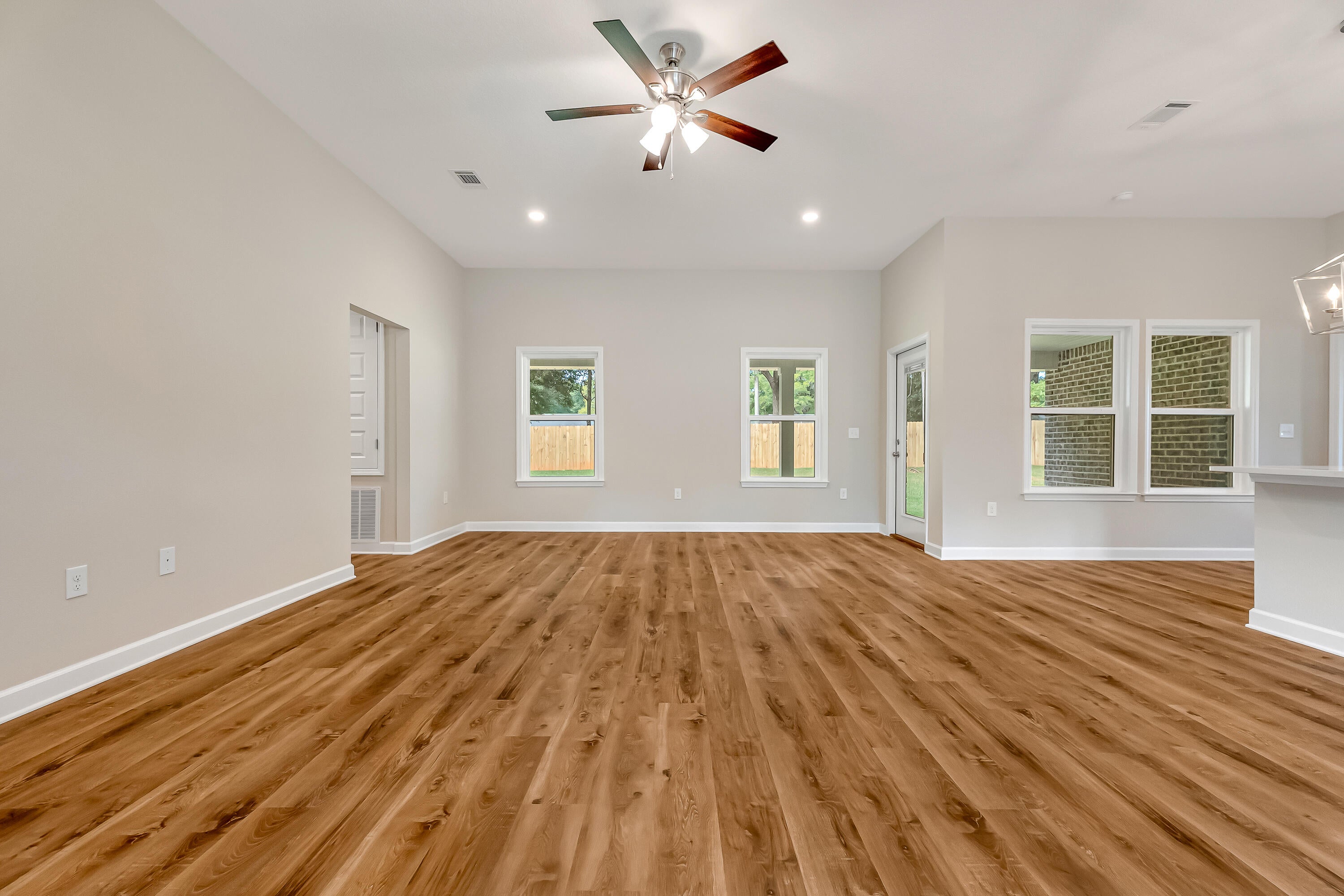 SOUTHERN CHARM - Residential