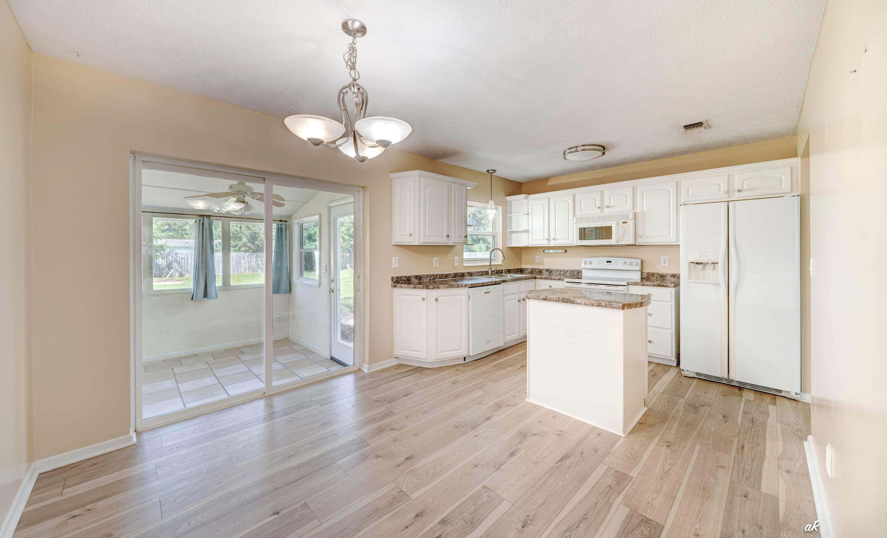 LYNN HAVEN - Residential