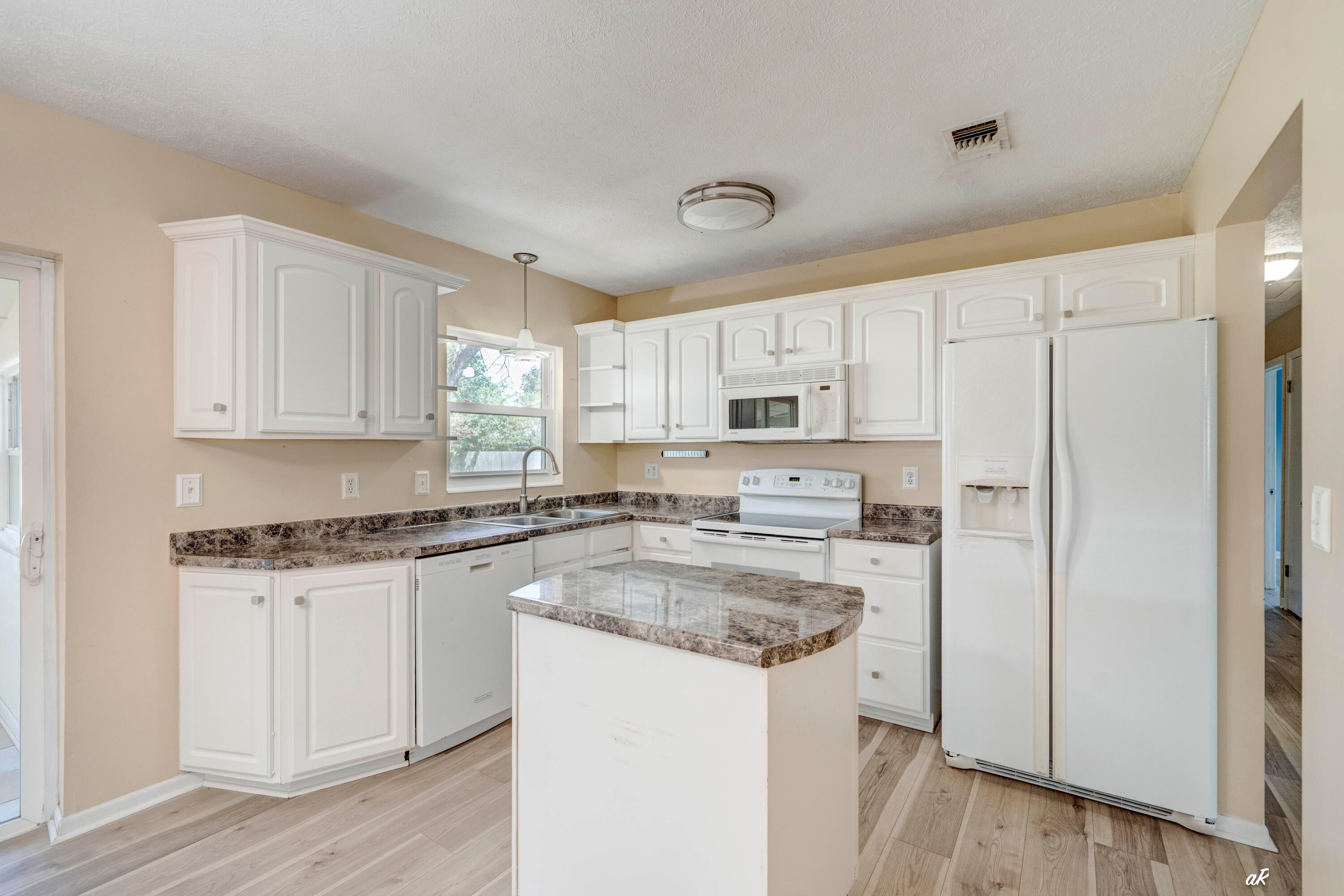 LYNN HAVEN - Residential