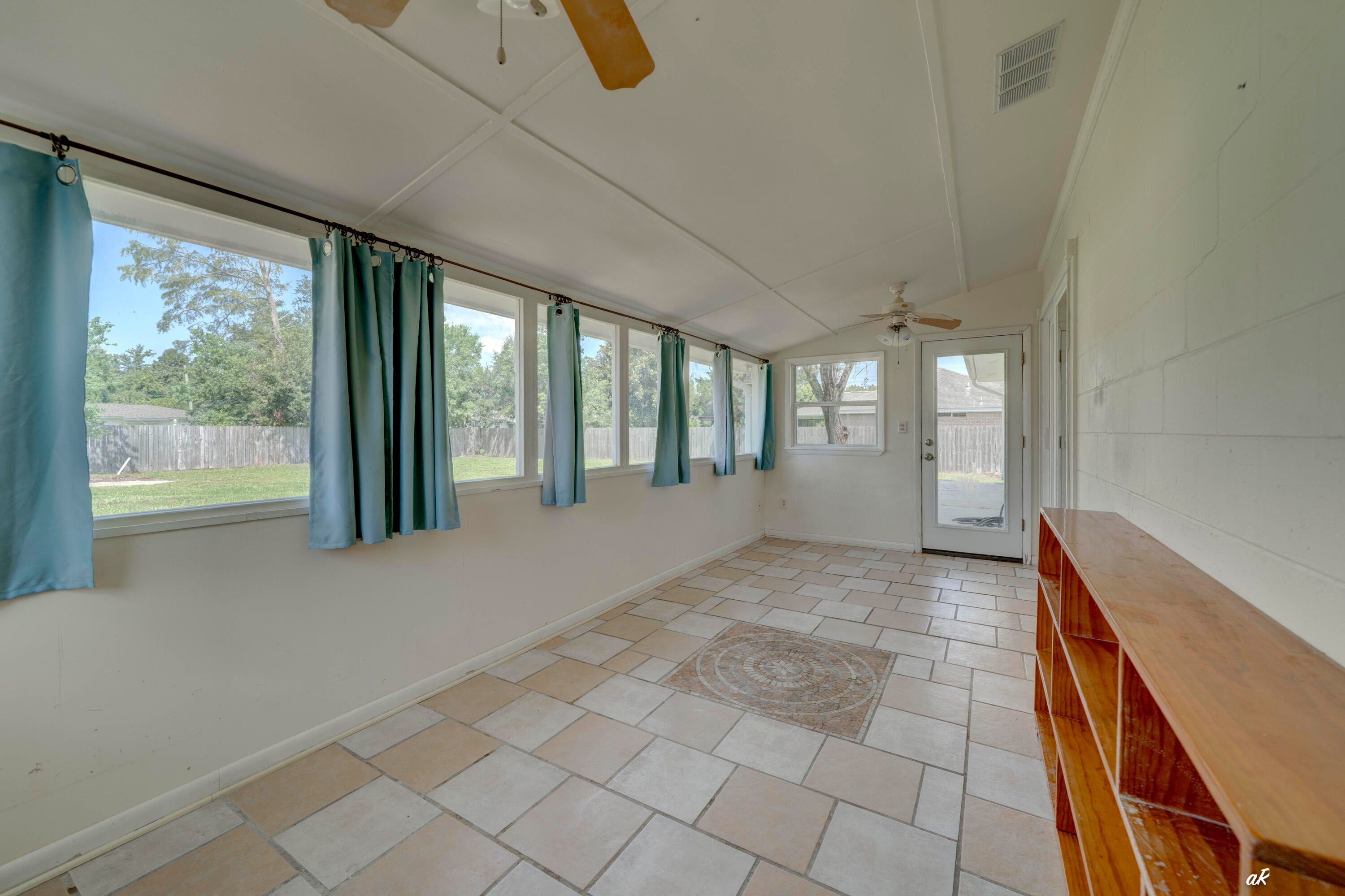 LYNN HAVEN - Residential
