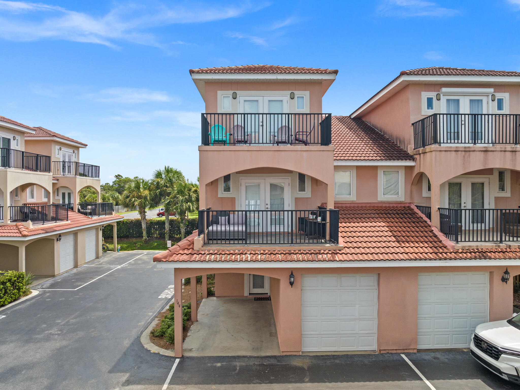 BELLA COSTA - Residential