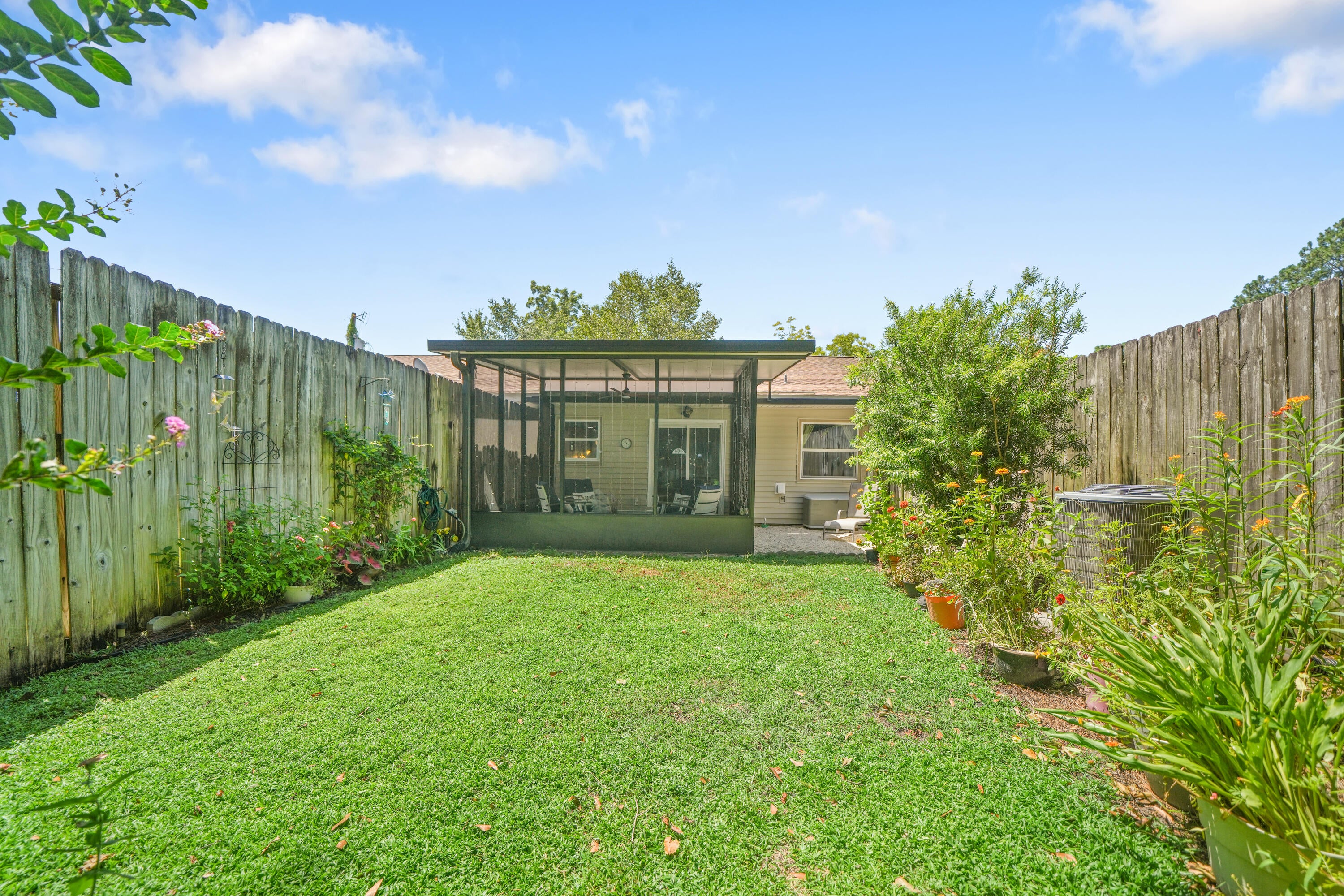 WINSTON MANOR T/H - Residential