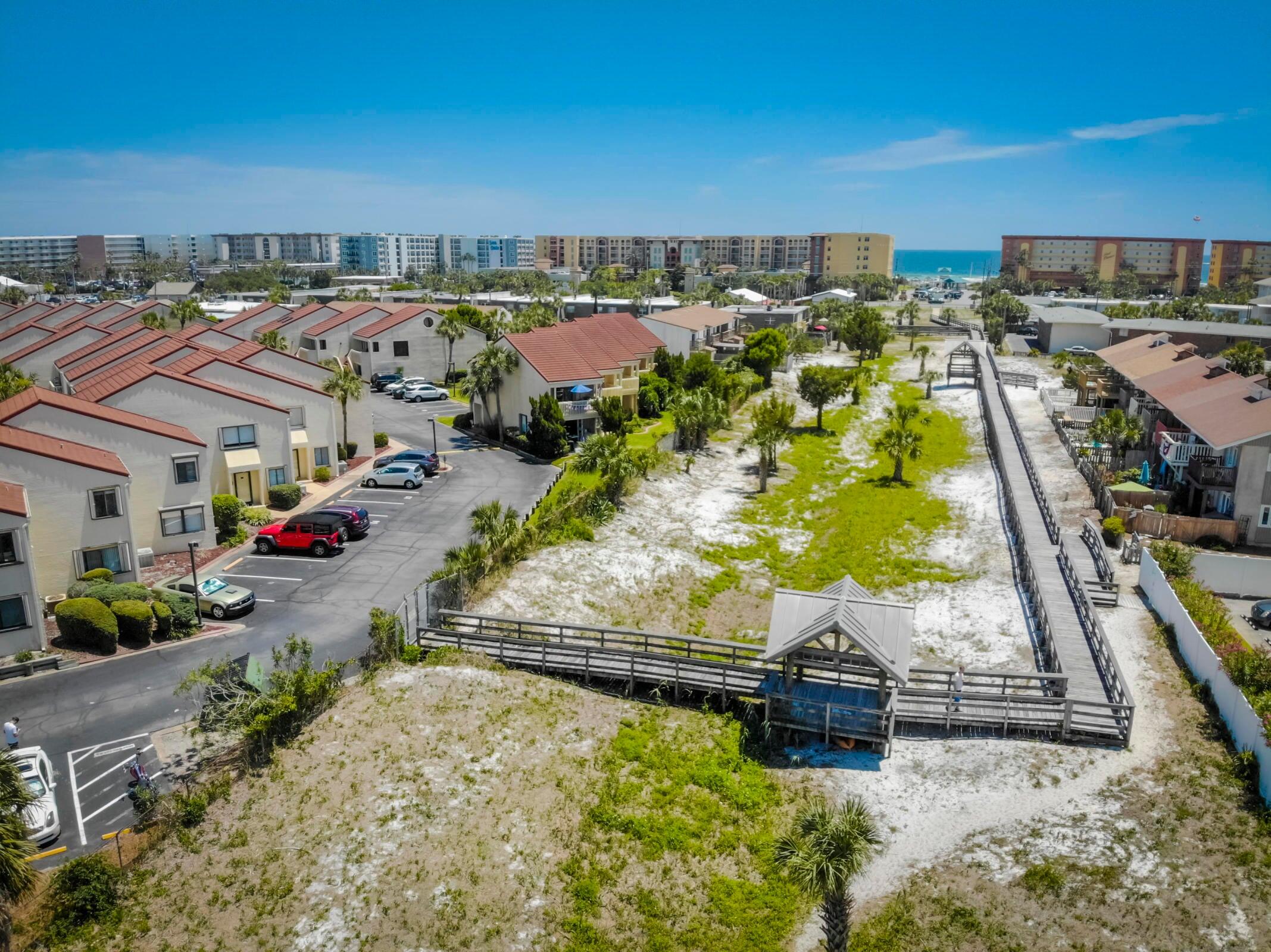 CLIPPER COVE T/H - Residential