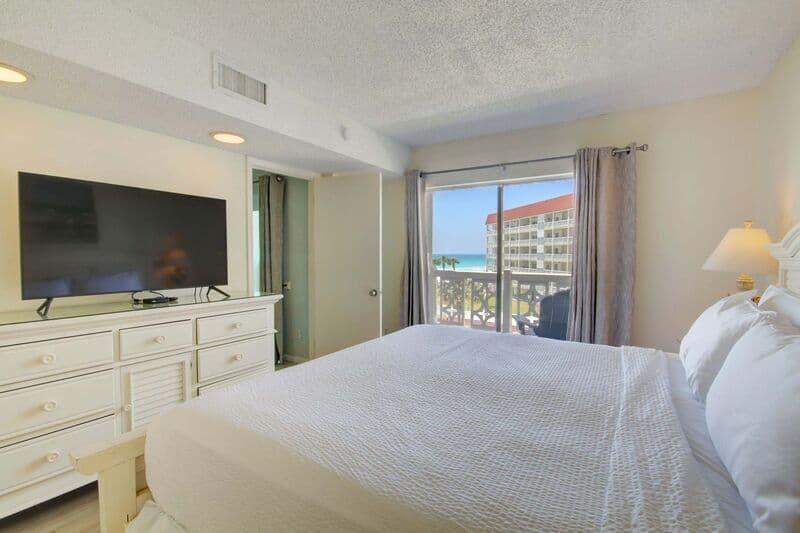 EL MATADOR CONDO - Residential