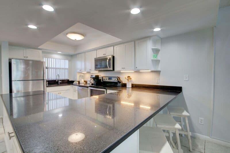 EL MATADOR CONDO - Residential