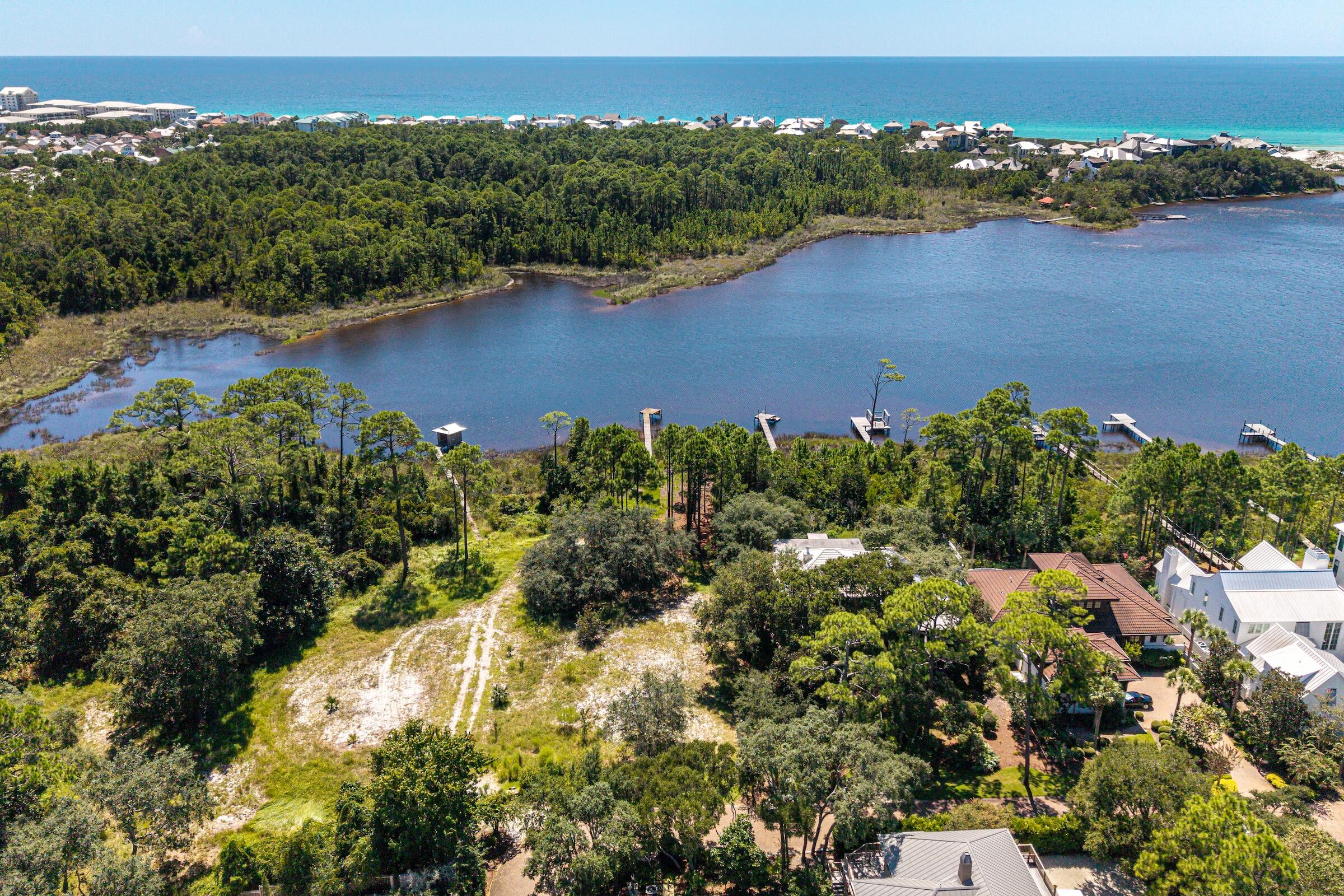 CRESCENT CAYE - Land